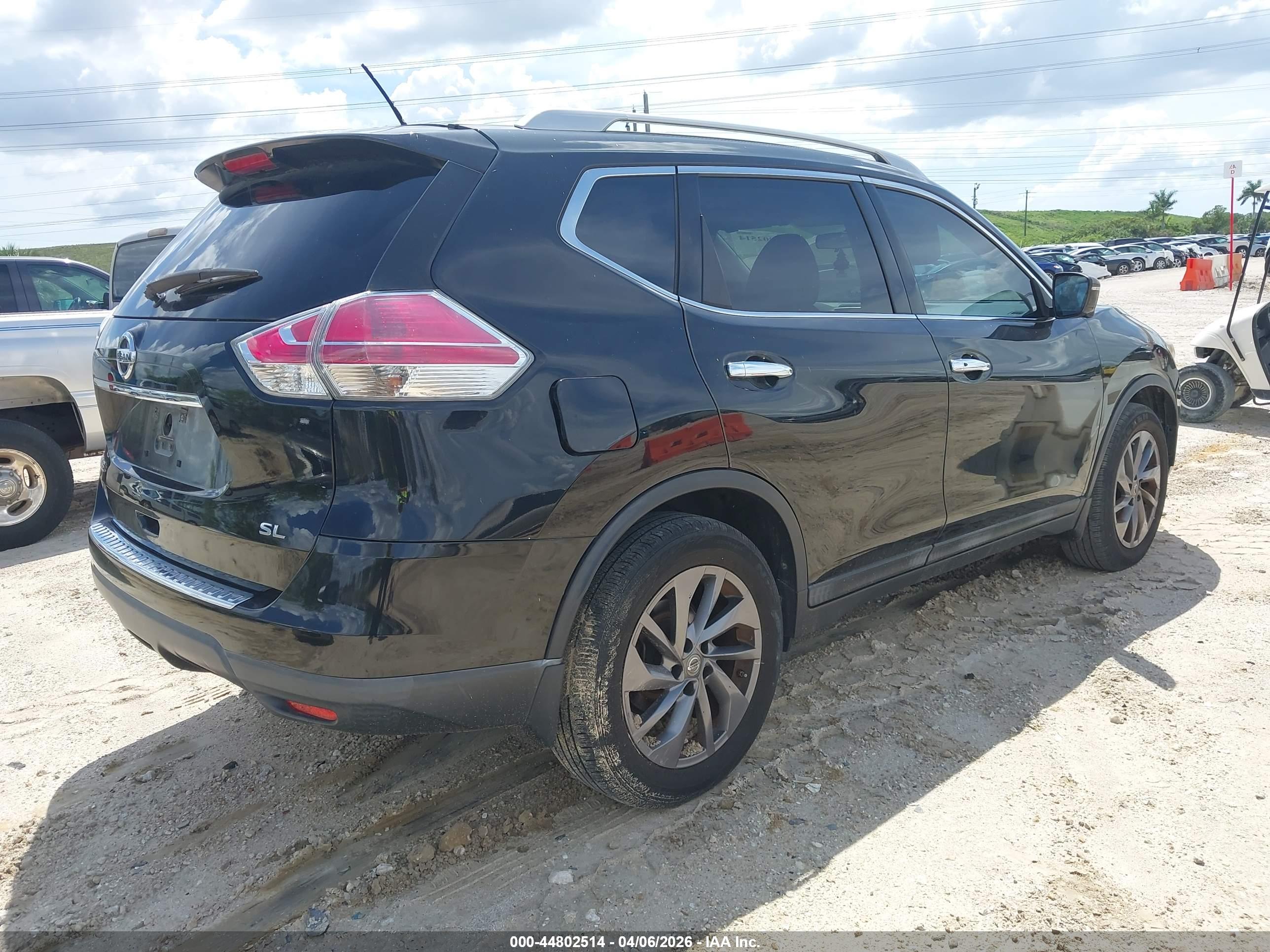 NISSAN ROGUE image 4