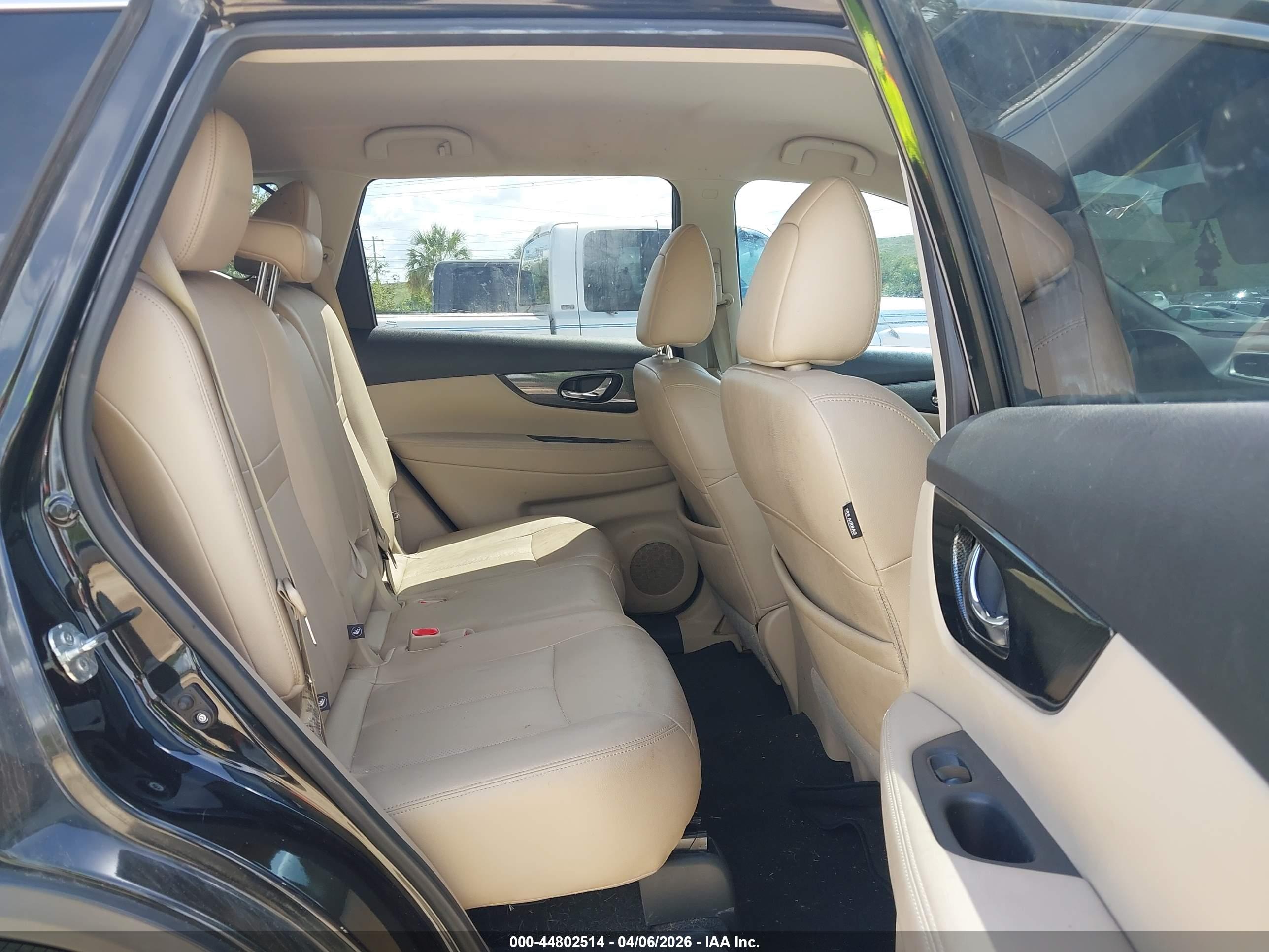 NISSAN ROGUE image 8