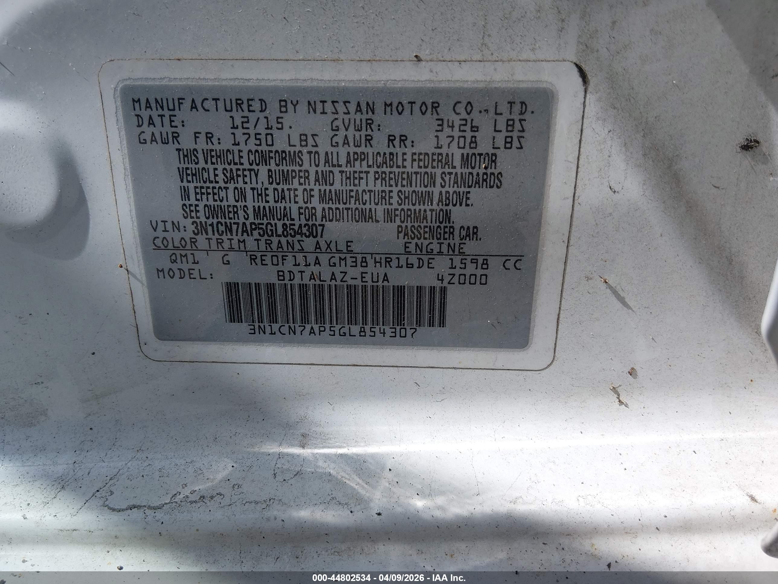 NISSAN VERSA image 9