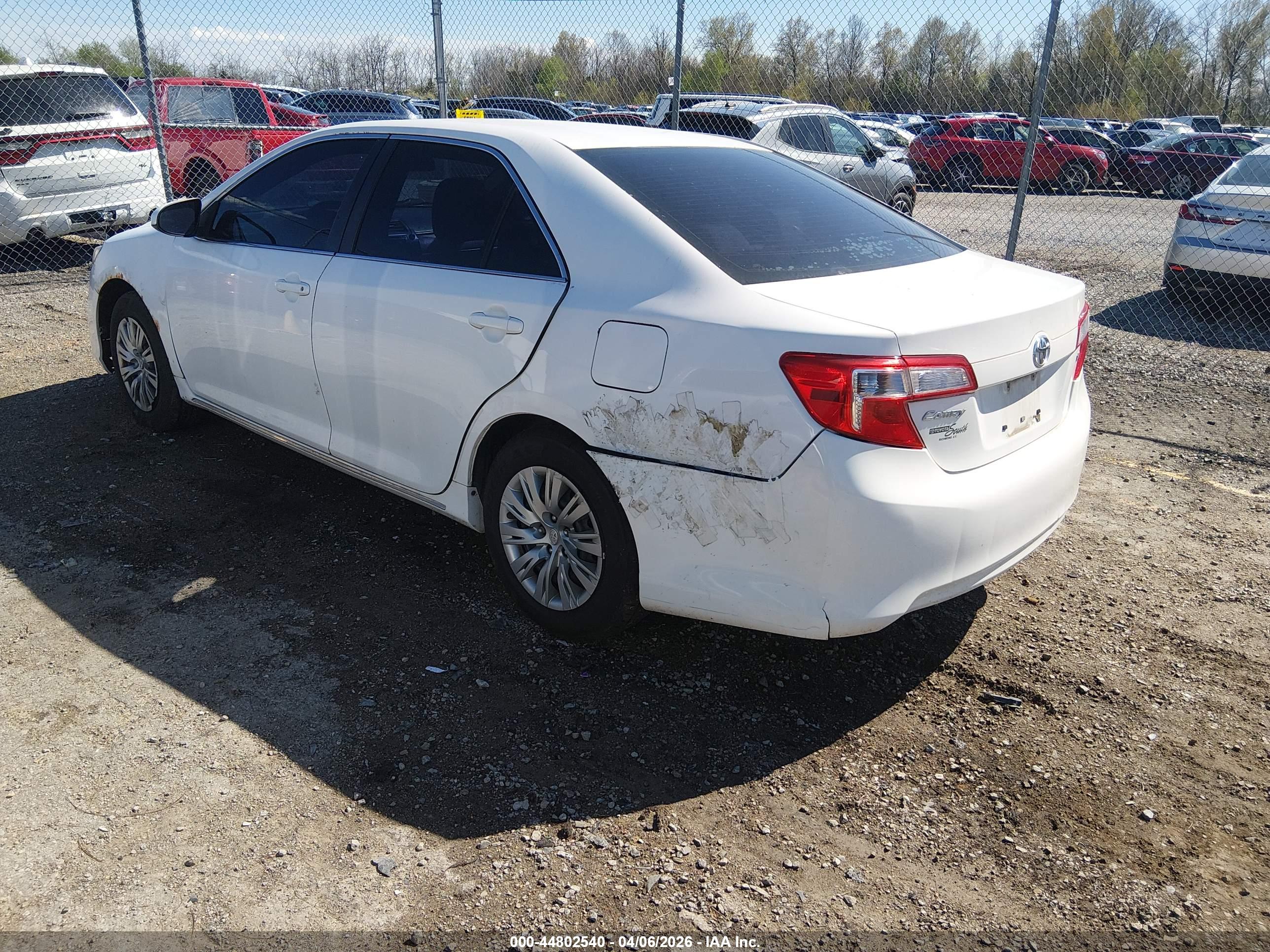 TOYOTA CAMRY image 3