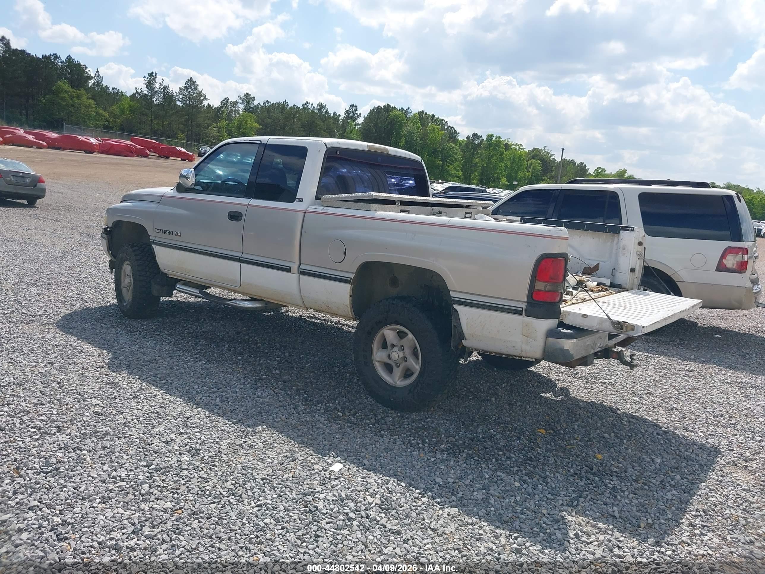 DODGE RAM image 3