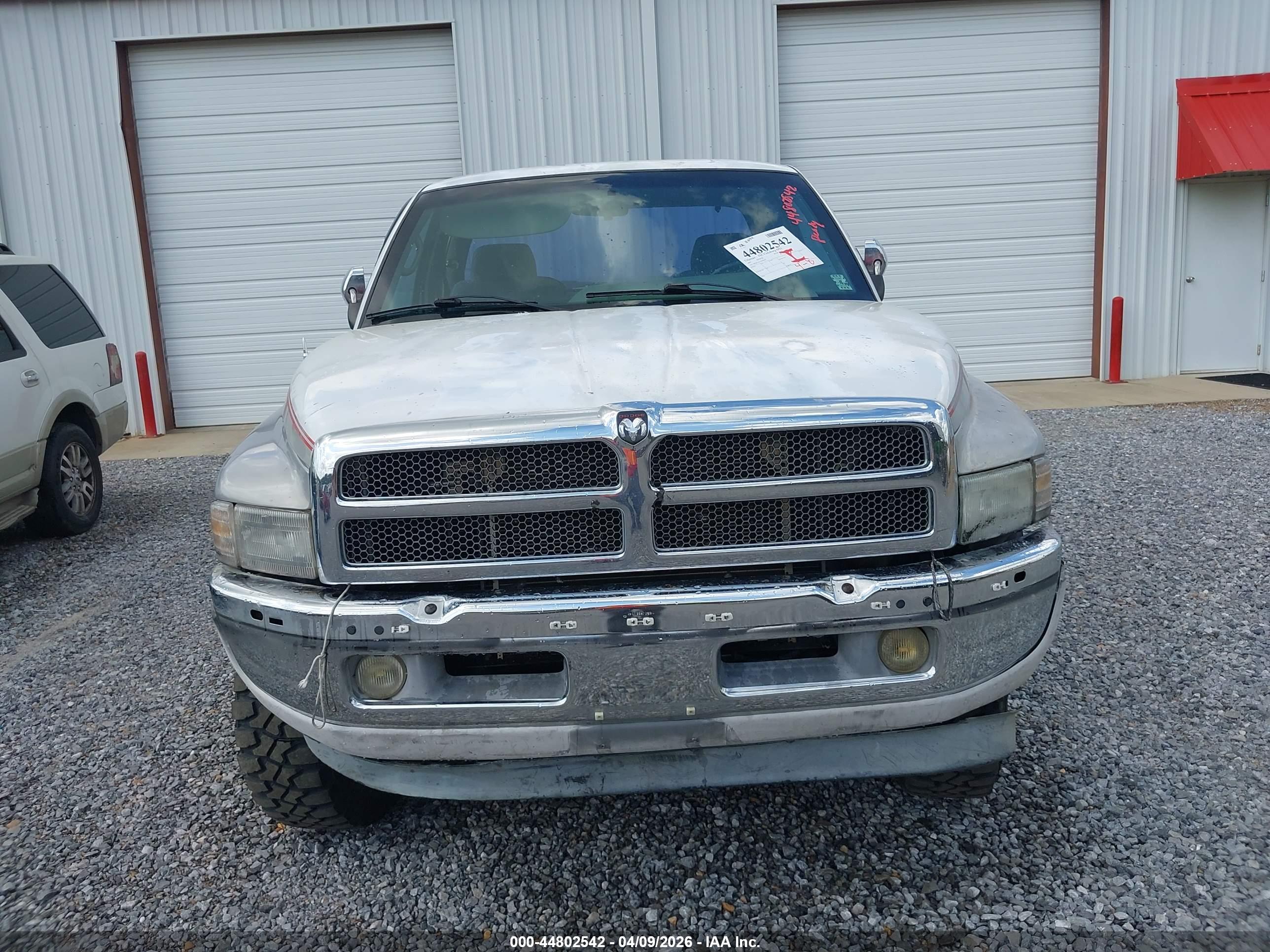 DODGE RAM image 6