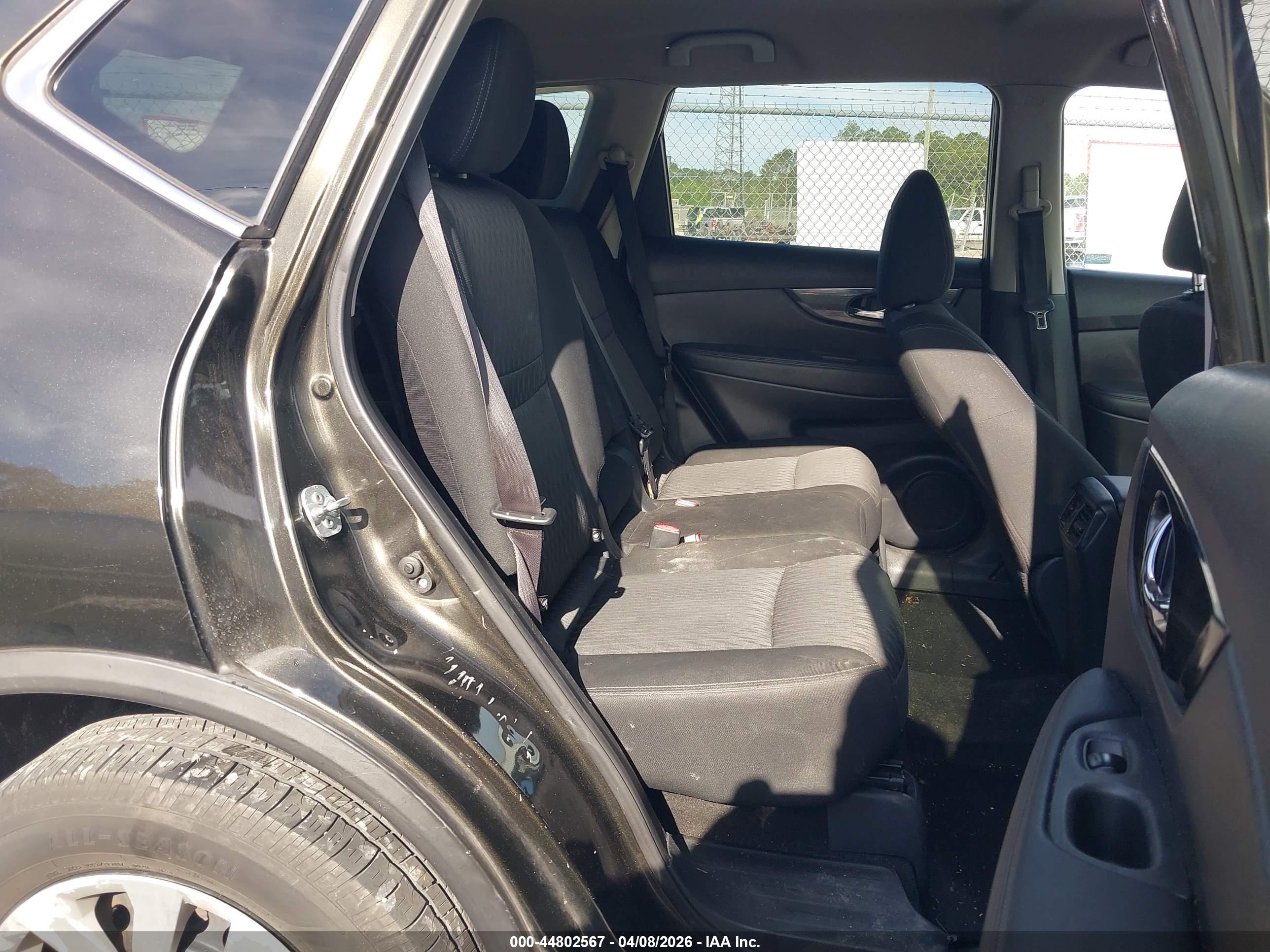NISSAN ROGUE image 8