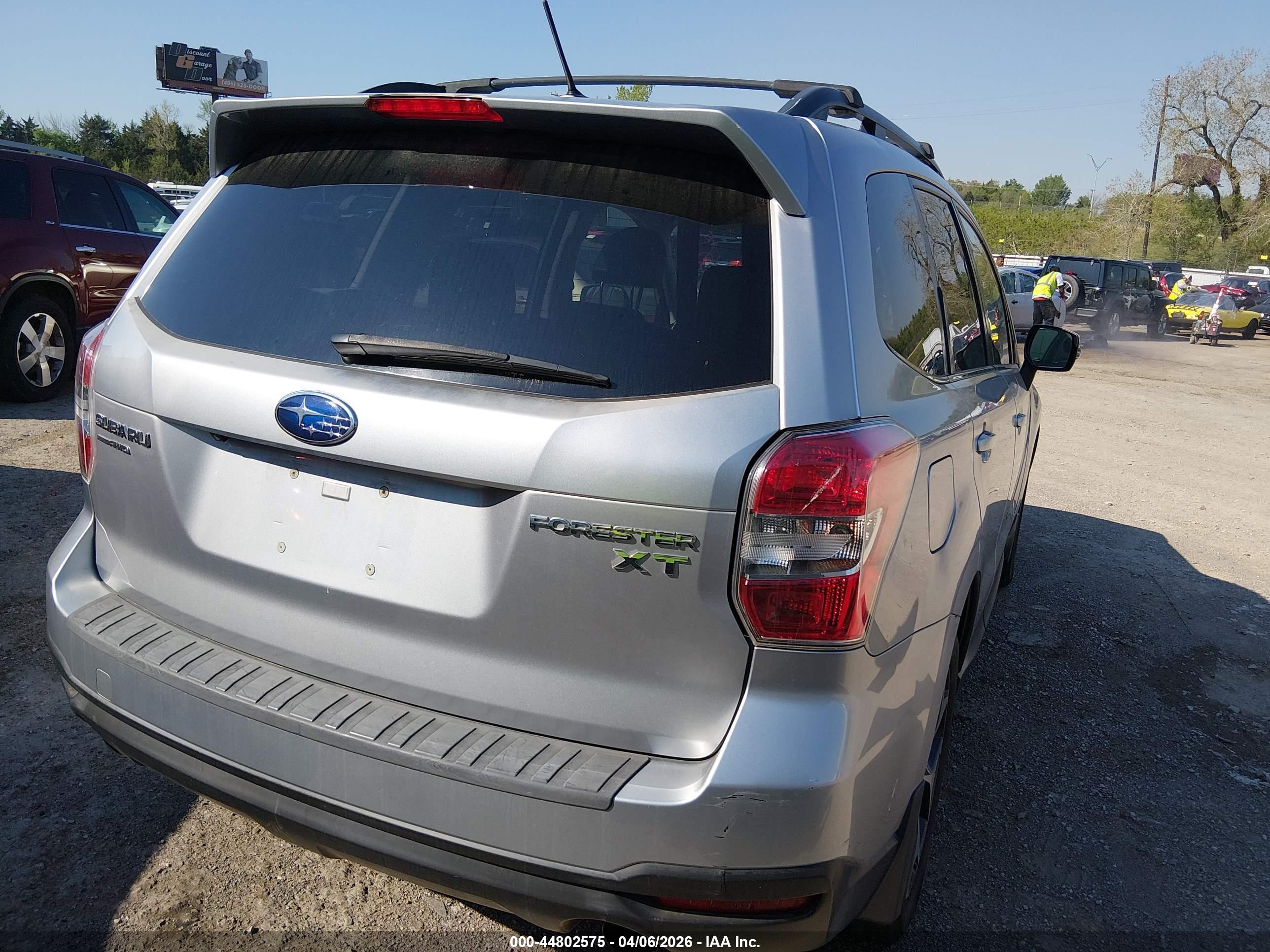 SUBARU FORESTER image 4