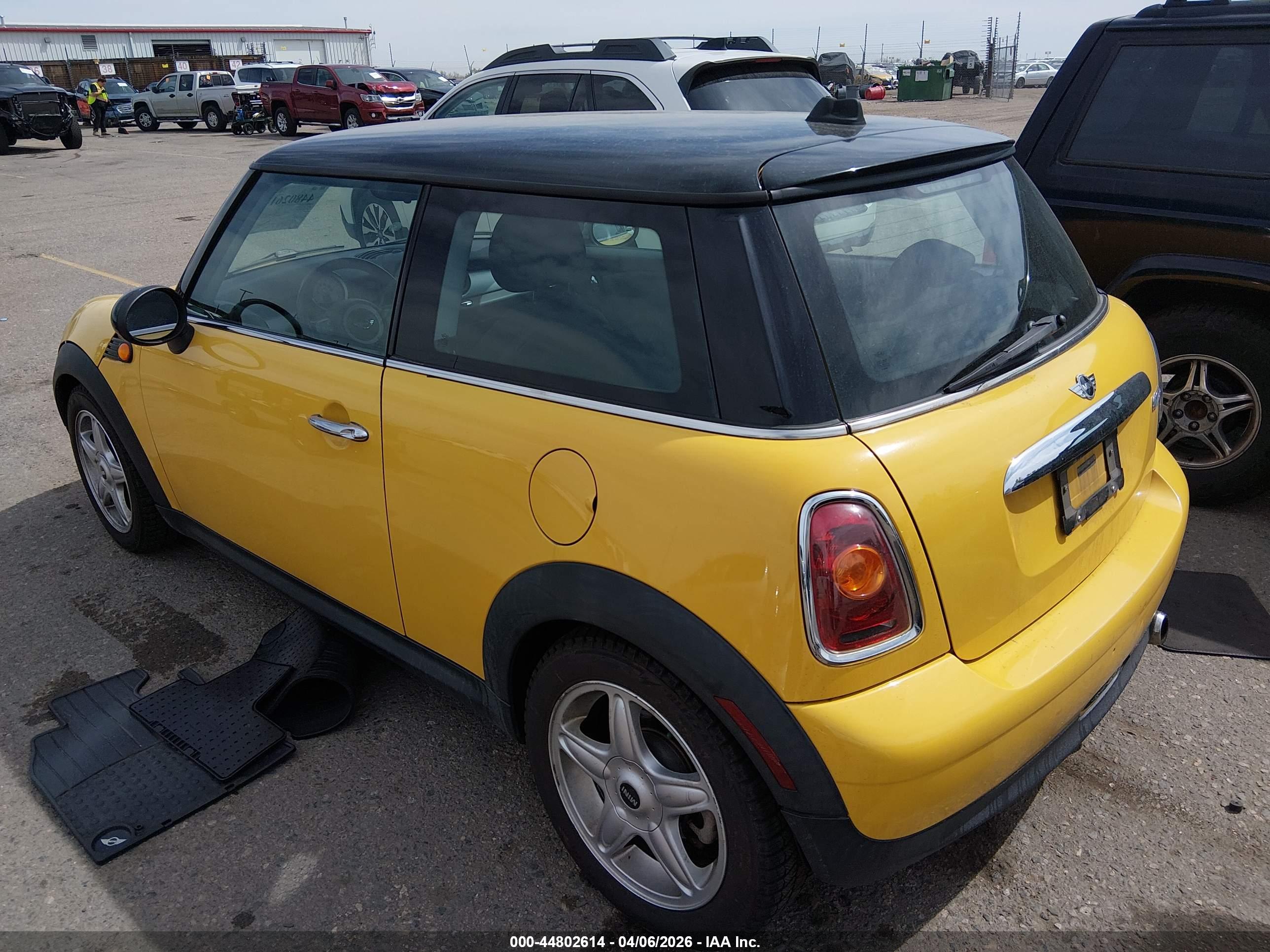 MINI COOPER image 3