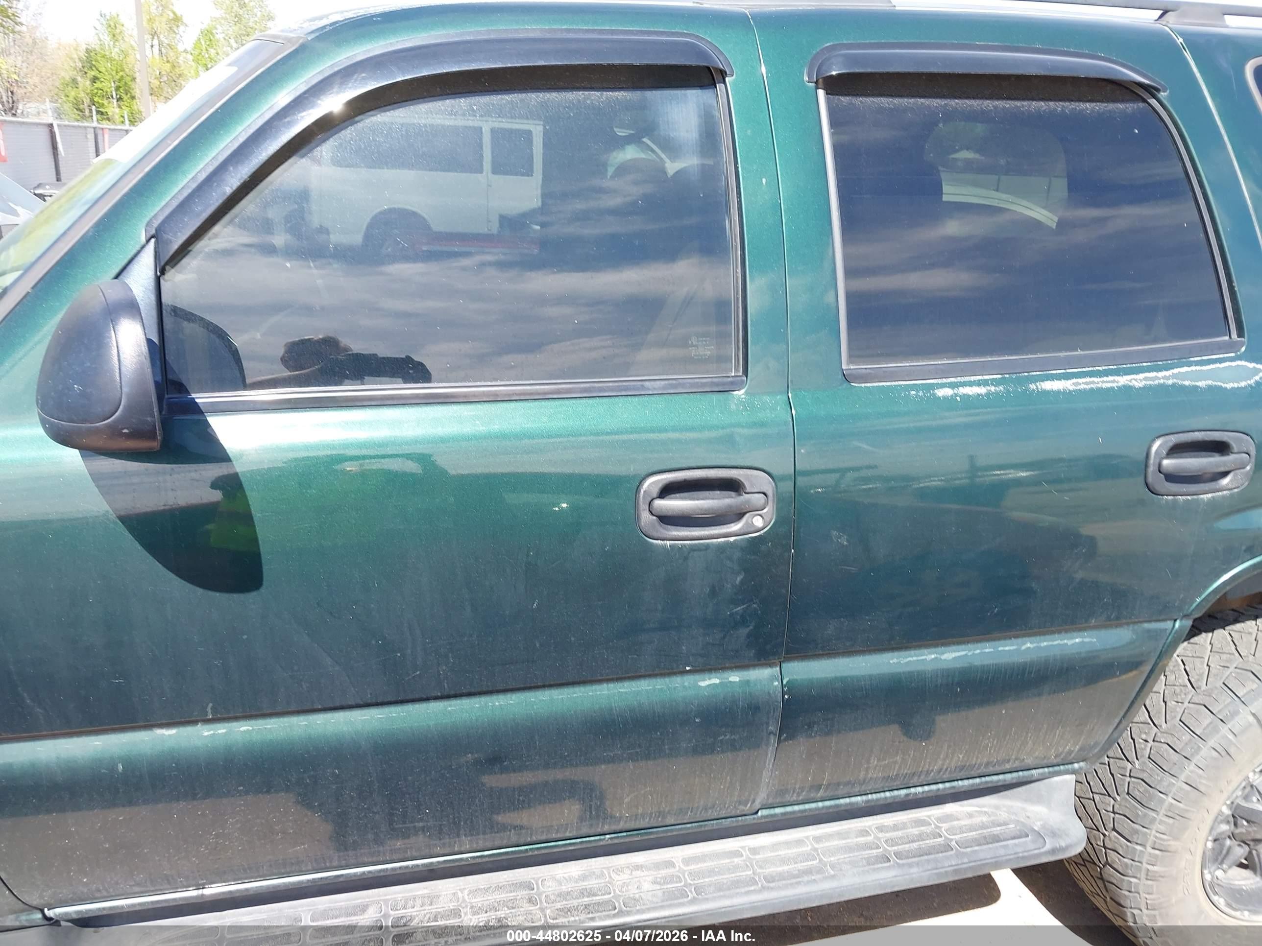 CHEVROLET TAHOE image 6