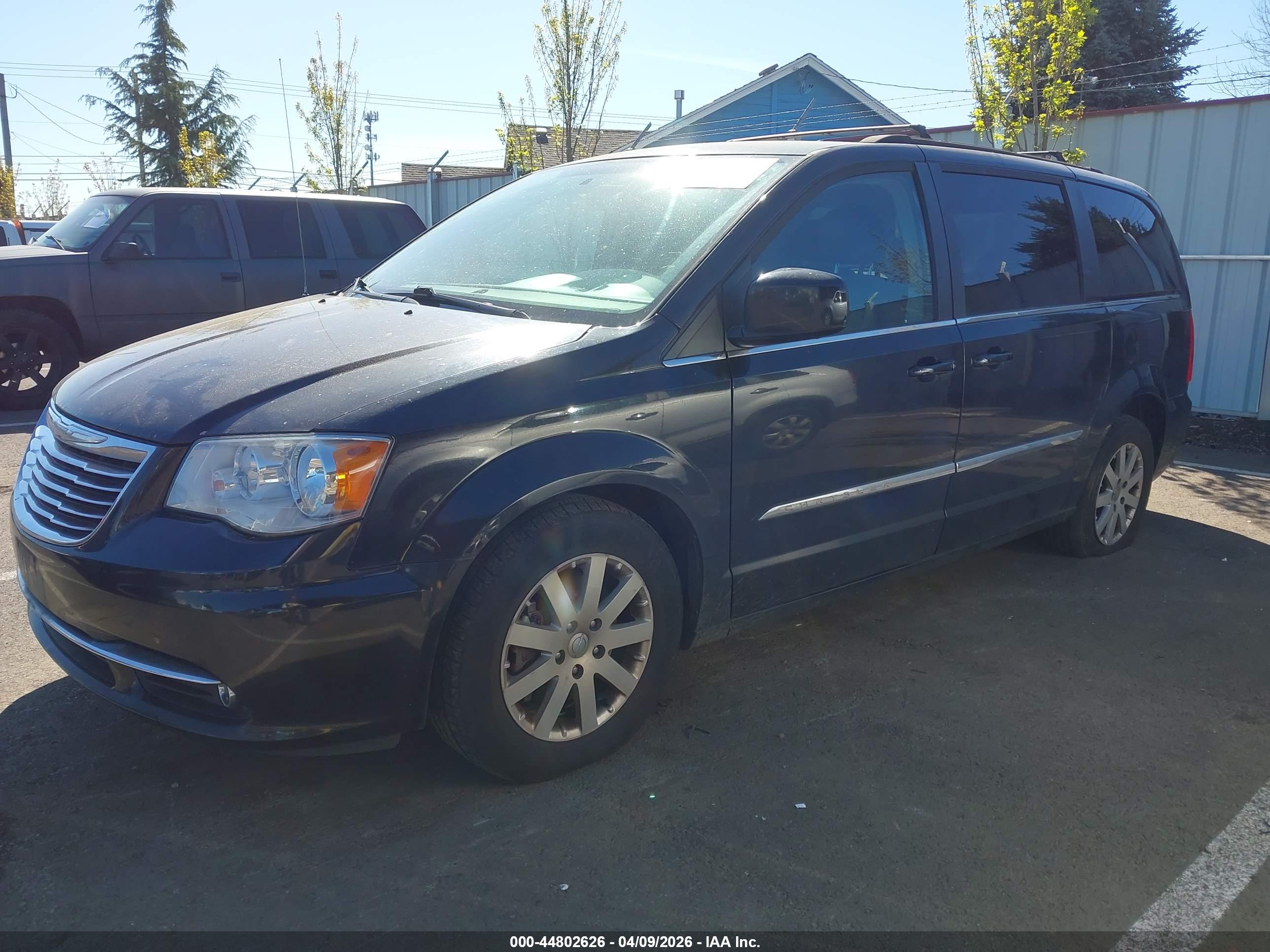 CHRYSLER TOWN image 2