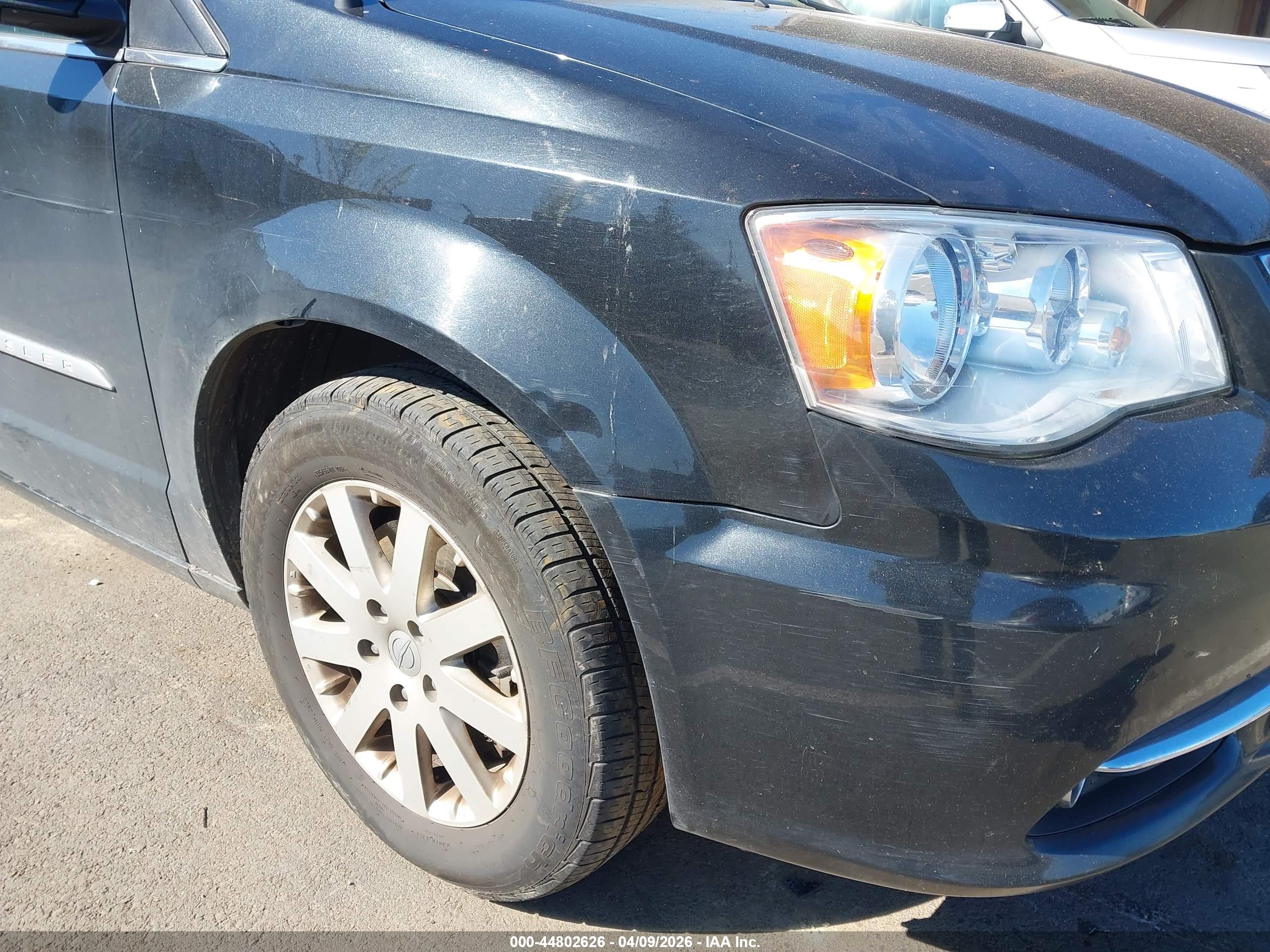 CHRYSLER TOWN image 6