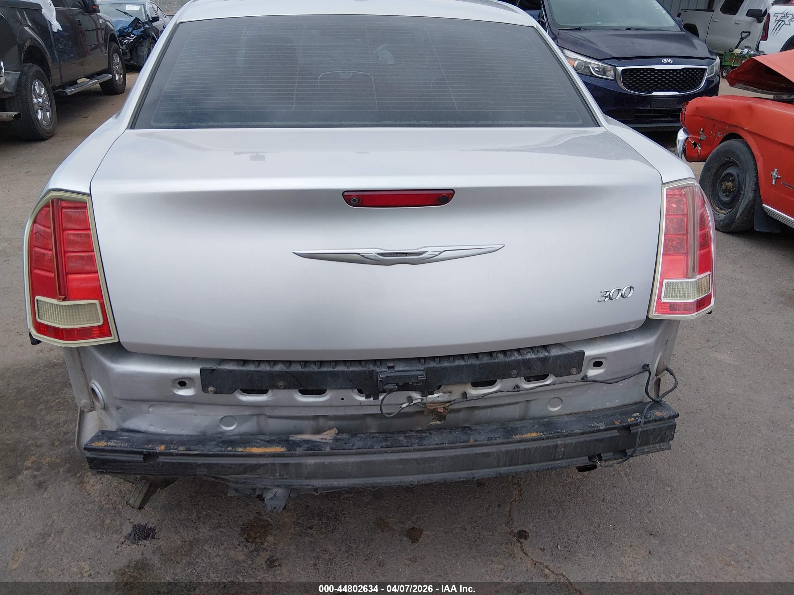CHRYSLER 300 image 6