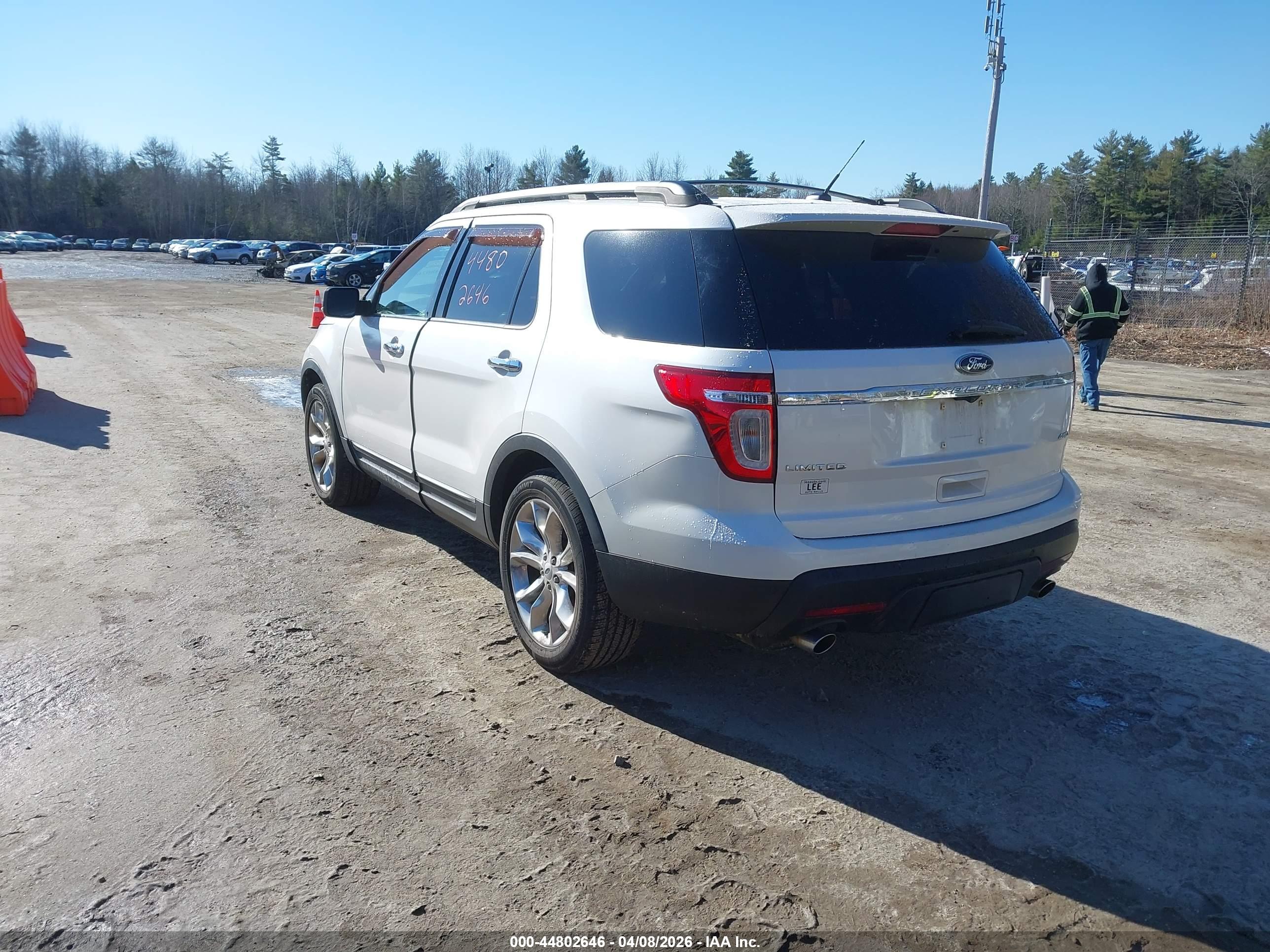 FORD EXPLORER image 3
