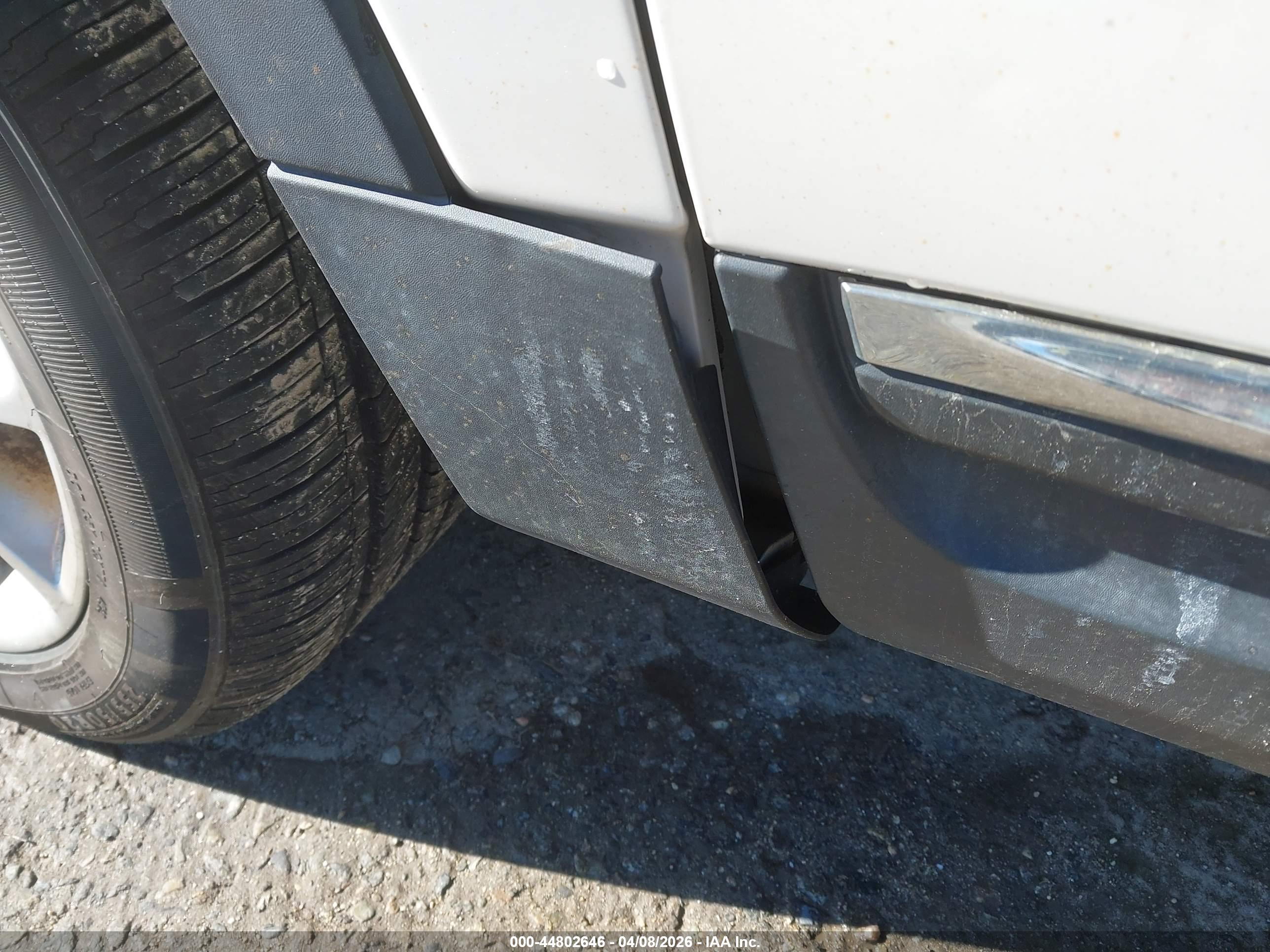 FORD EXPLORER image 6
