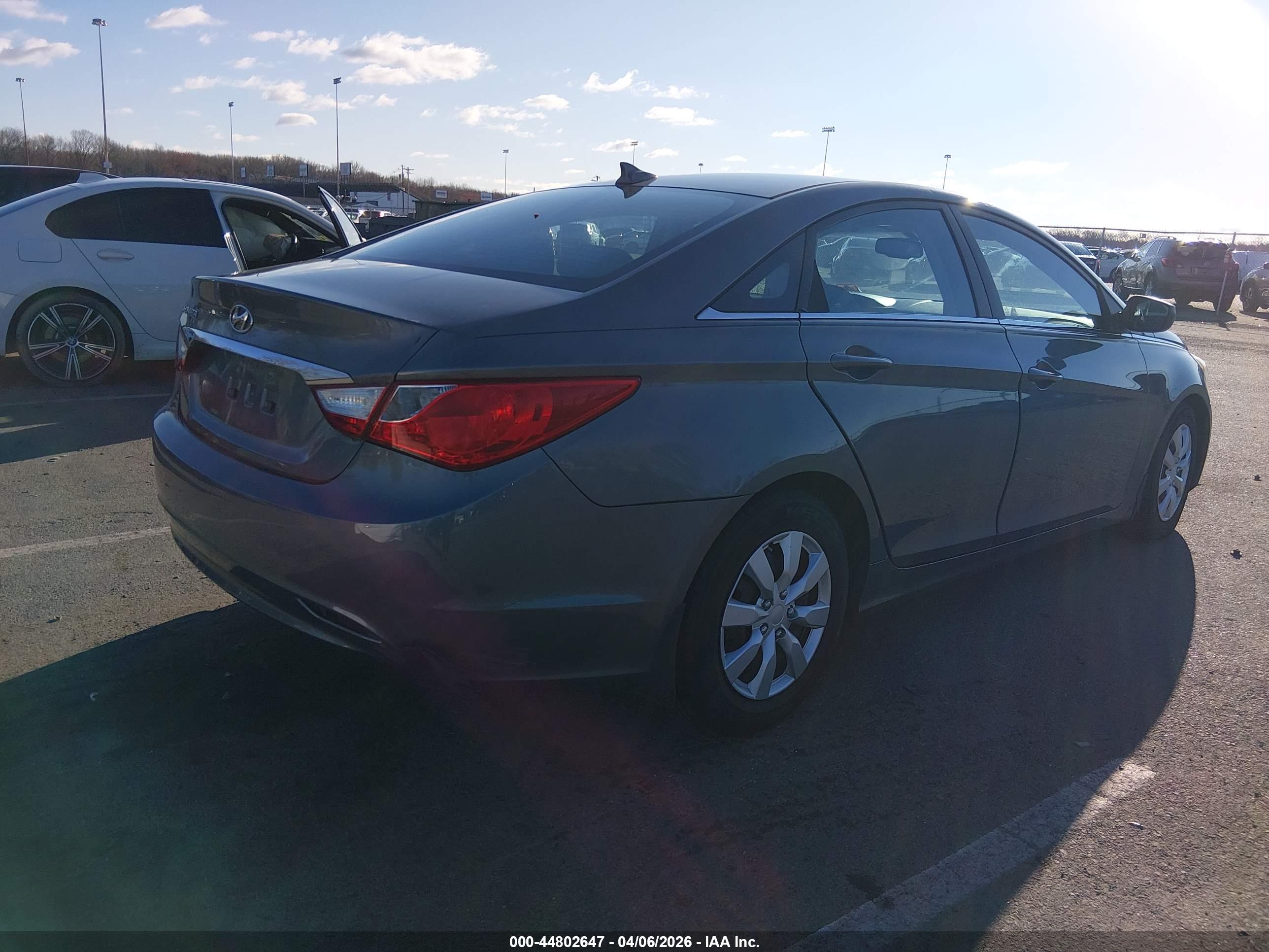 HYUNDAI SONATA image 4