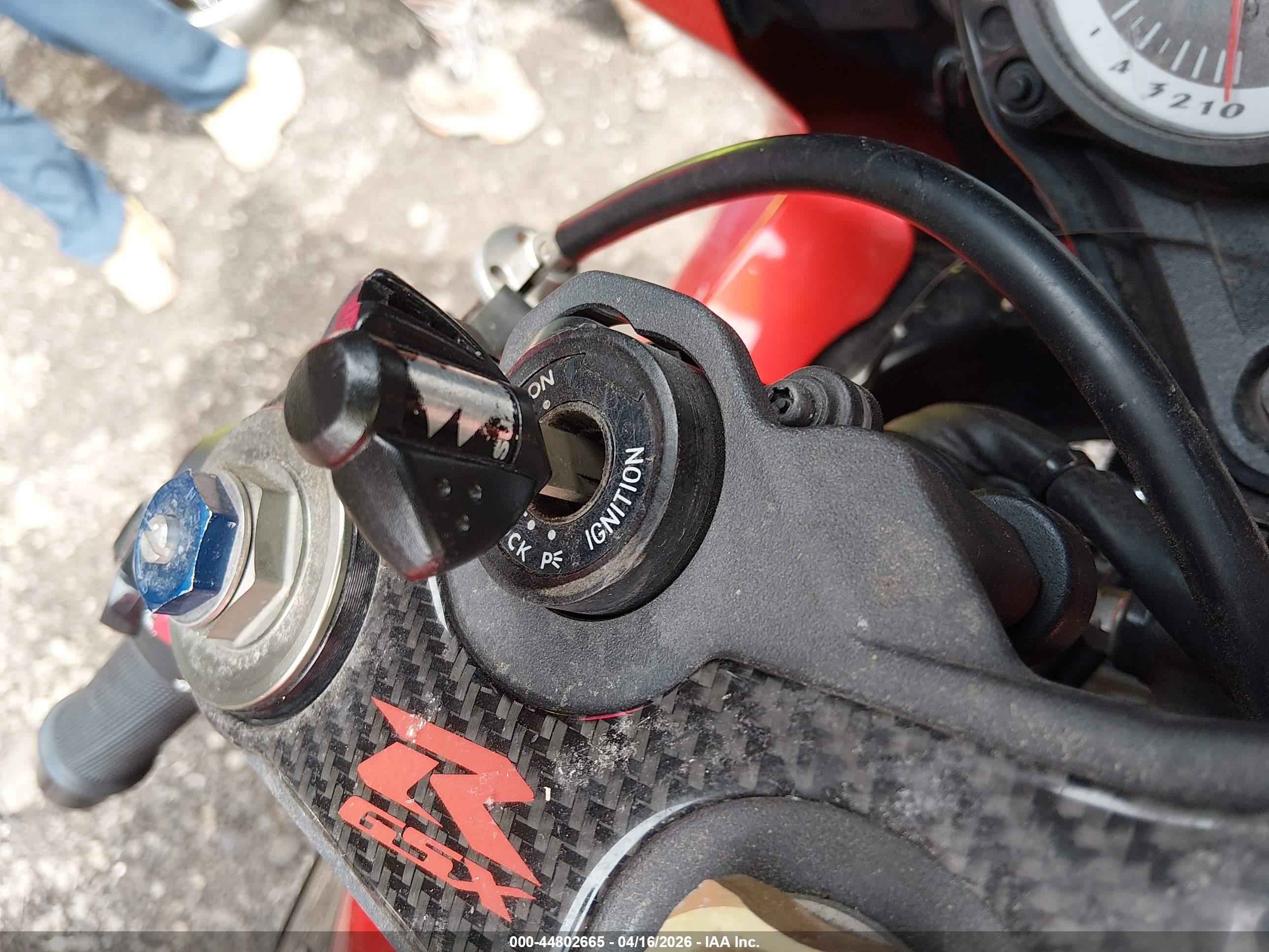 SUZUKI GSX-R750 image 11