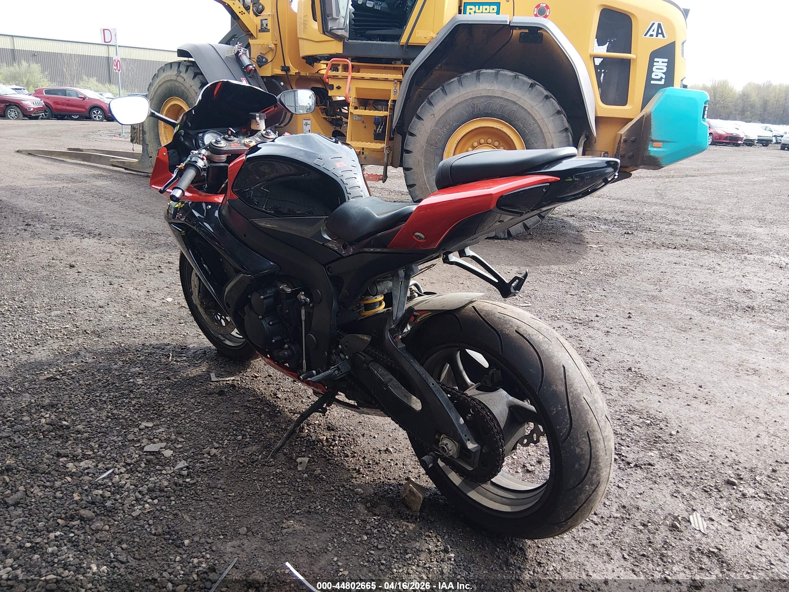 SUZUKI GSX-R750 image 3