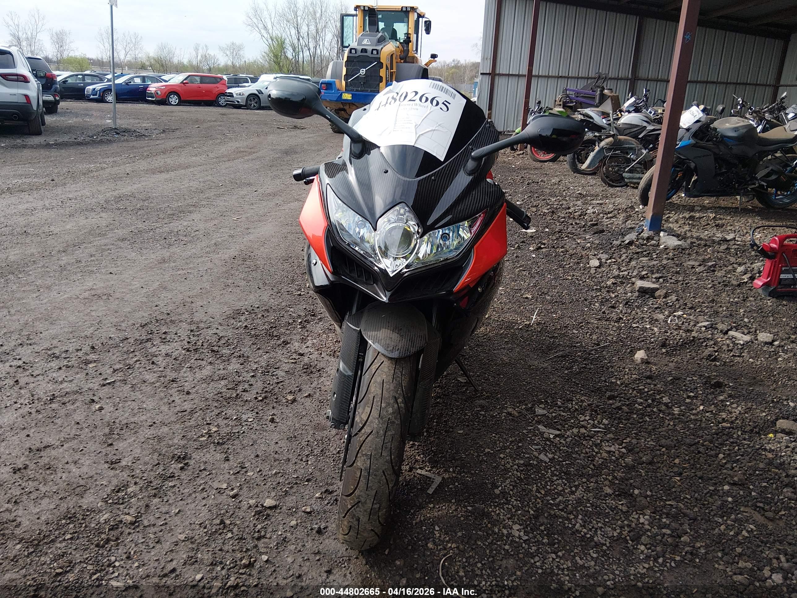 SUZUKI GSX-R750 image 5