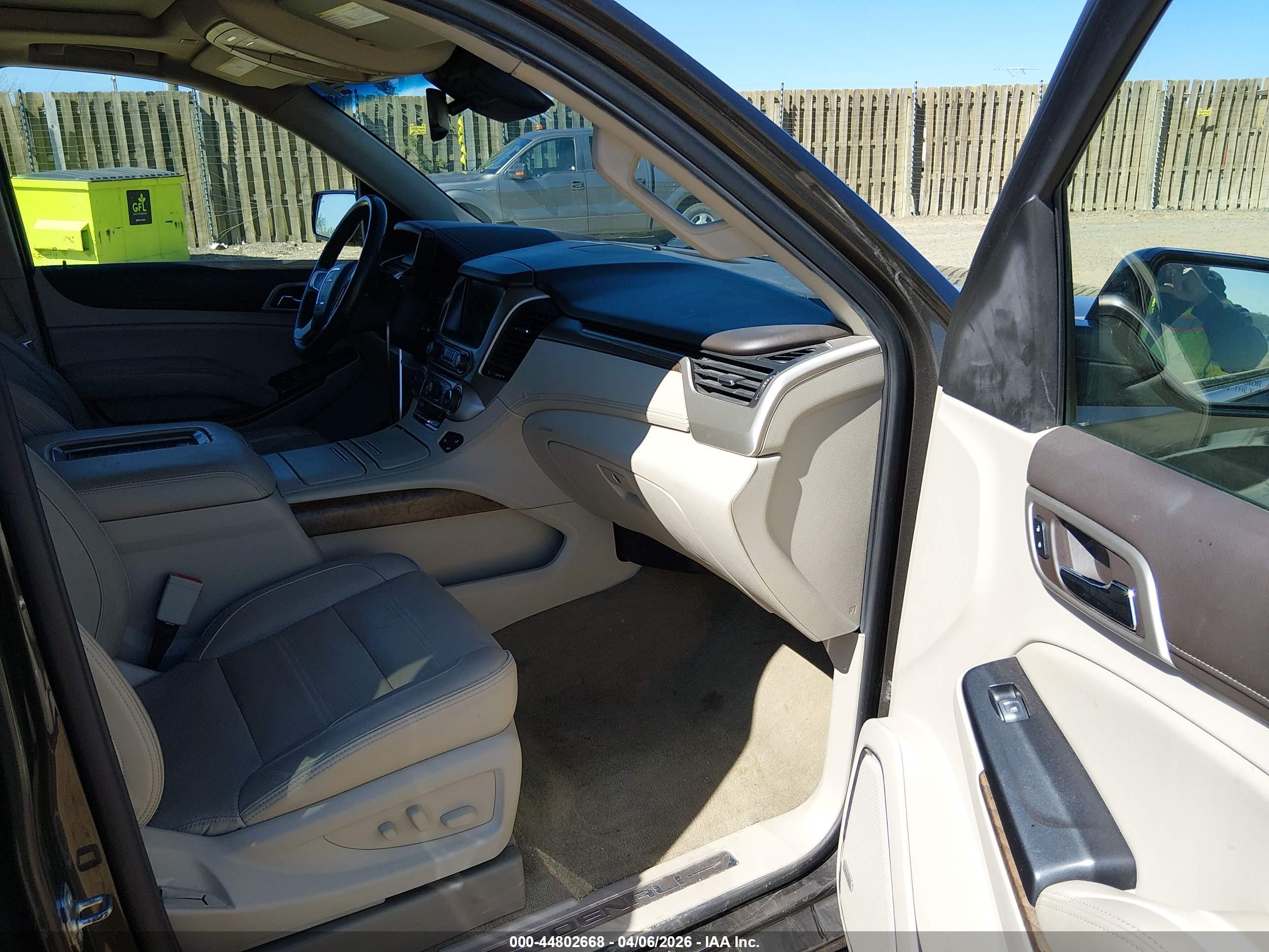 GMC YUKON image 5