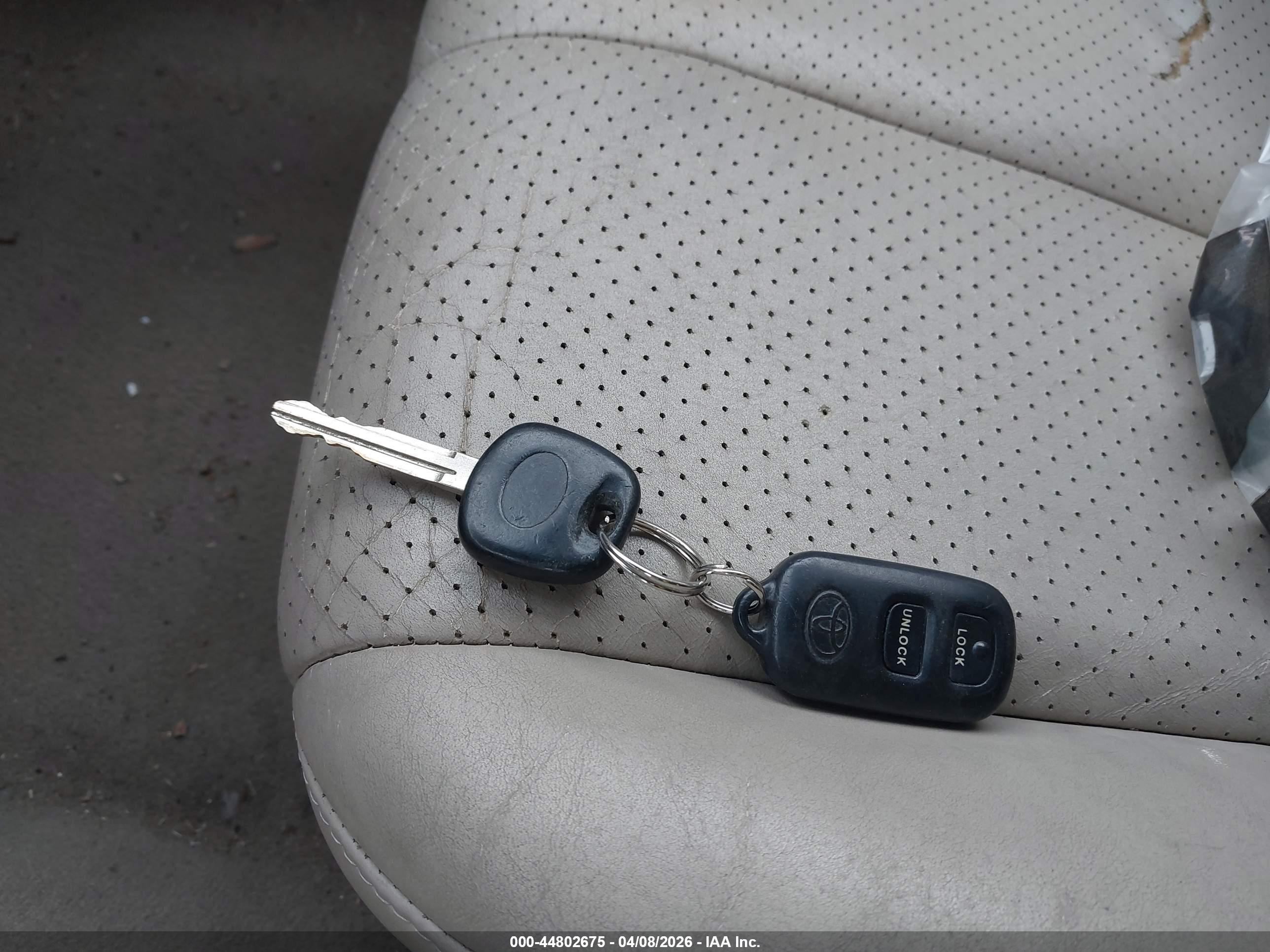 TOYOTA CAMRY image 11