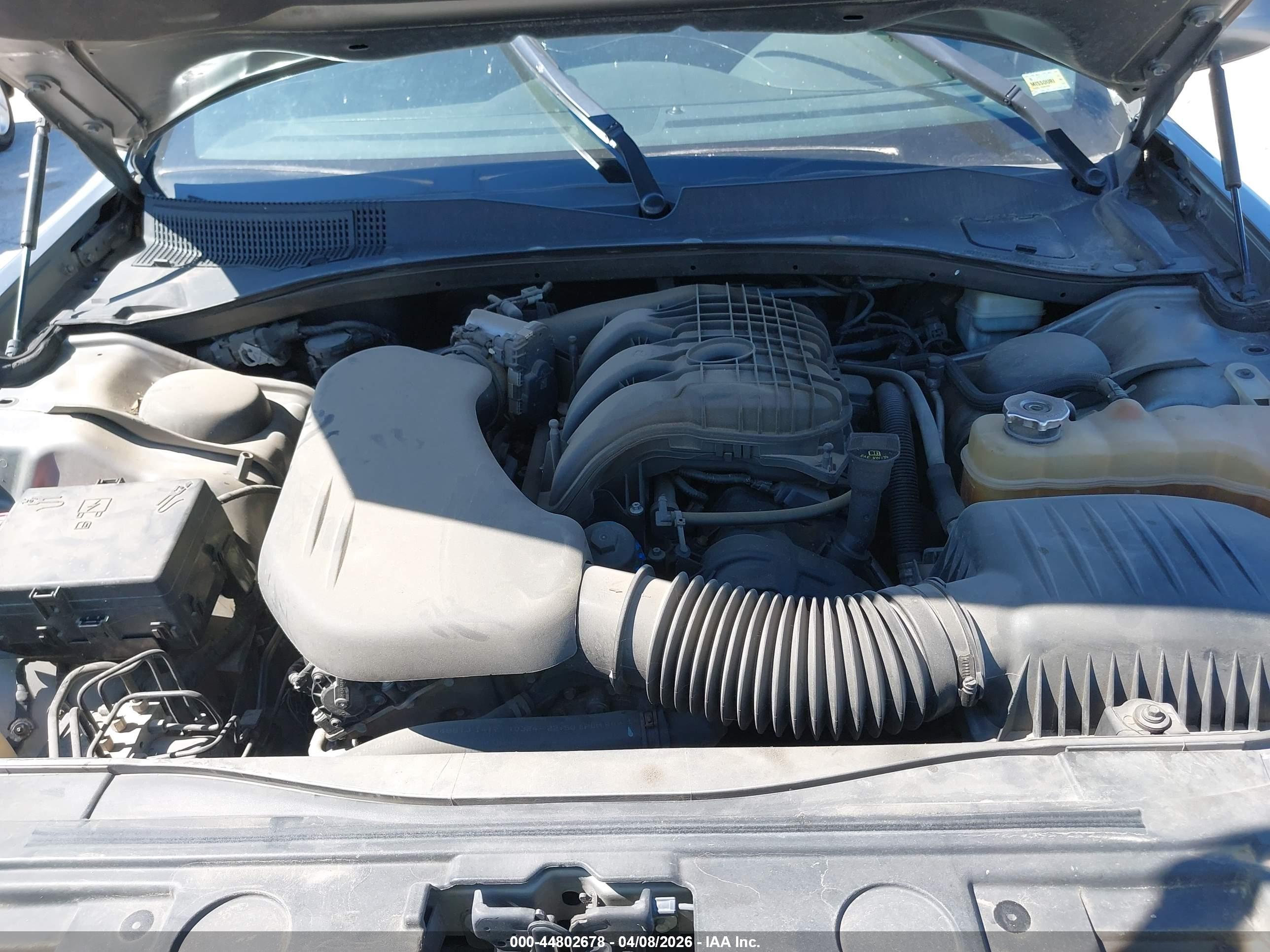 CHRYSLER 300 image 10