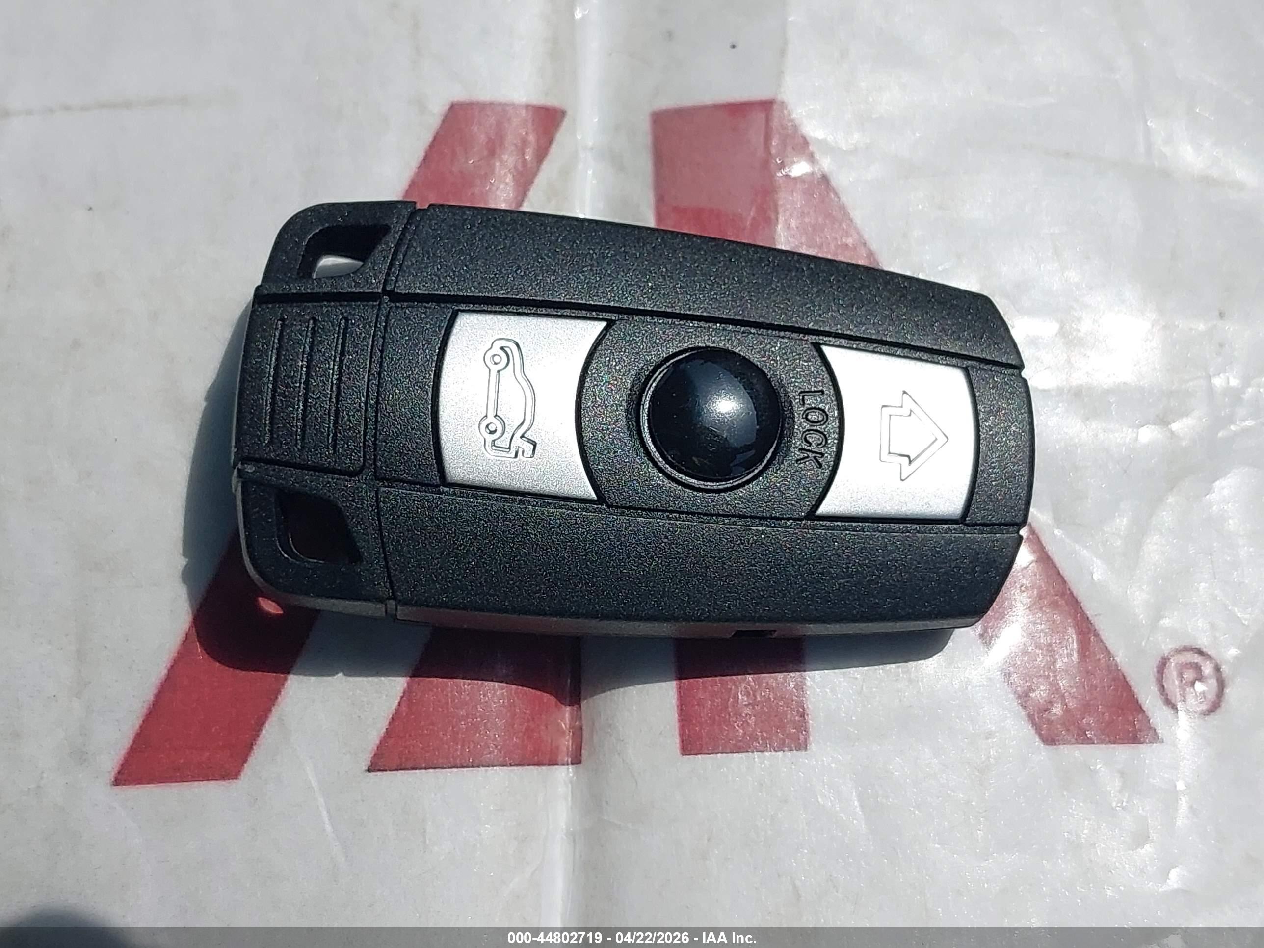 BMW 528XI image 11