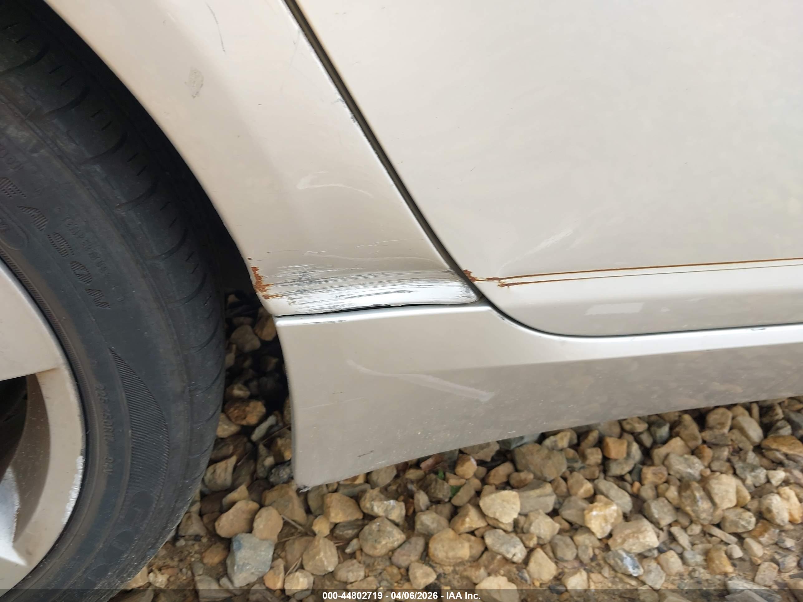 BMW 528XI image 6