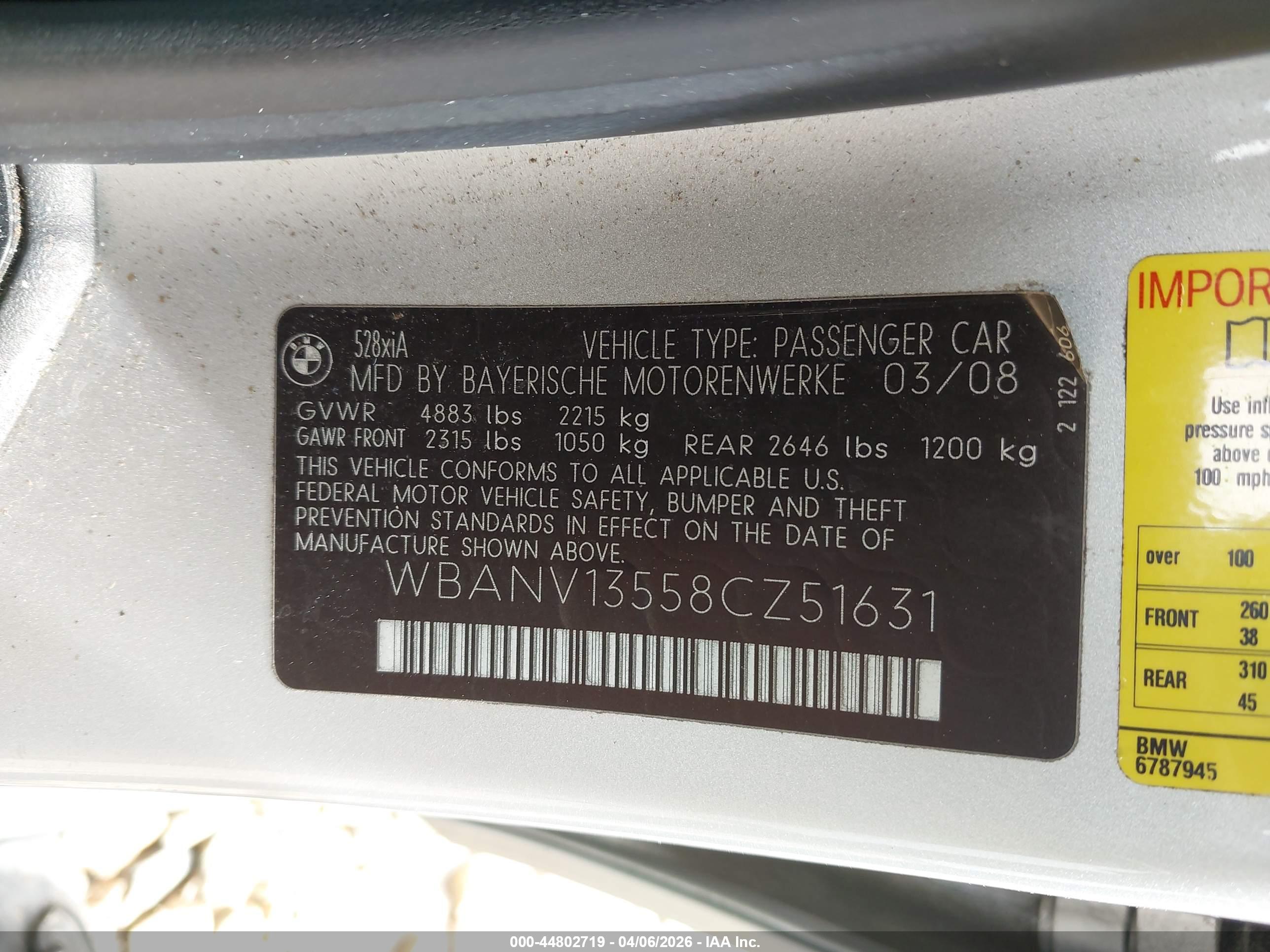 BMW 528XI image 9