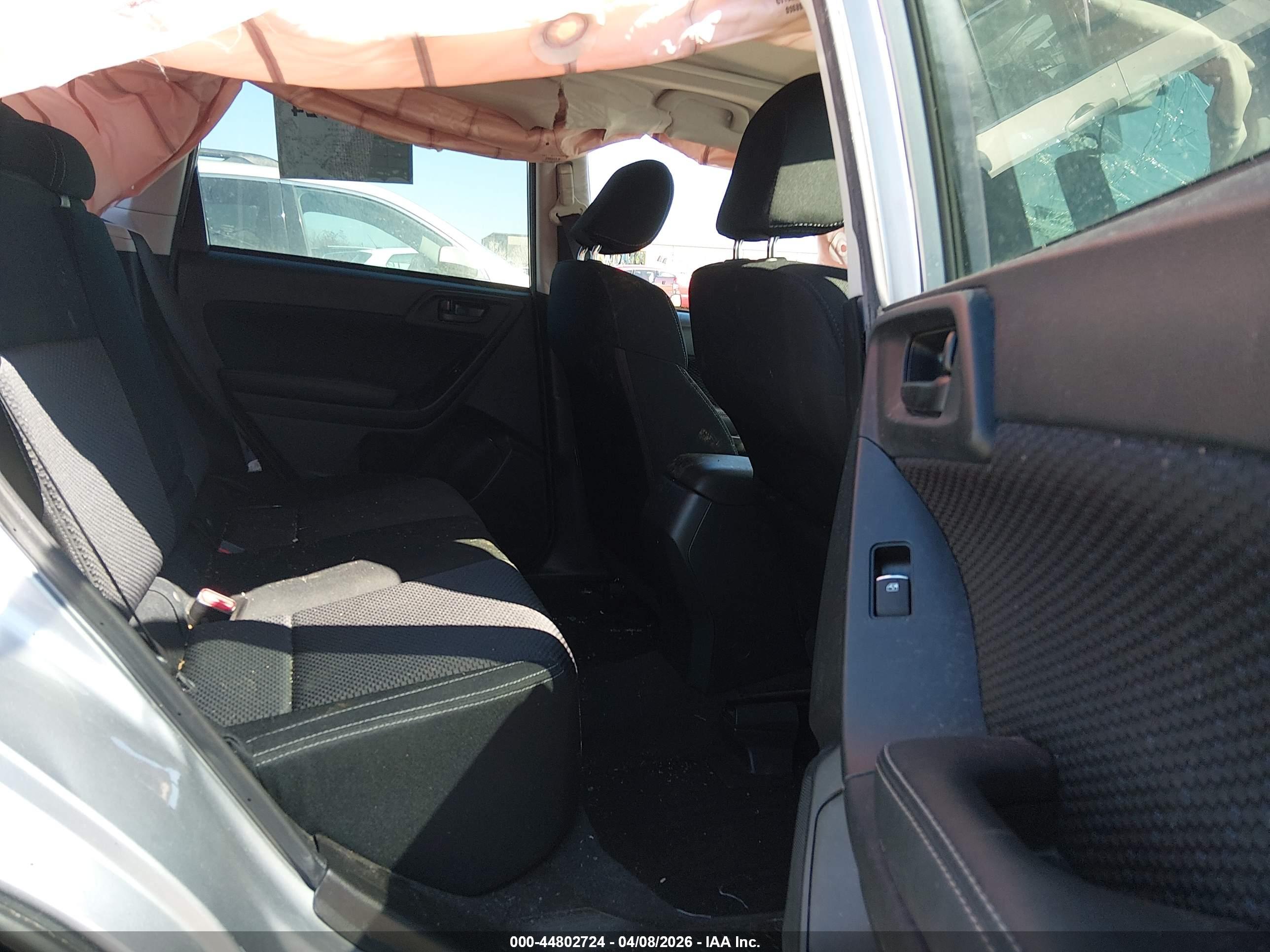 SUBARU FORESTER image 8