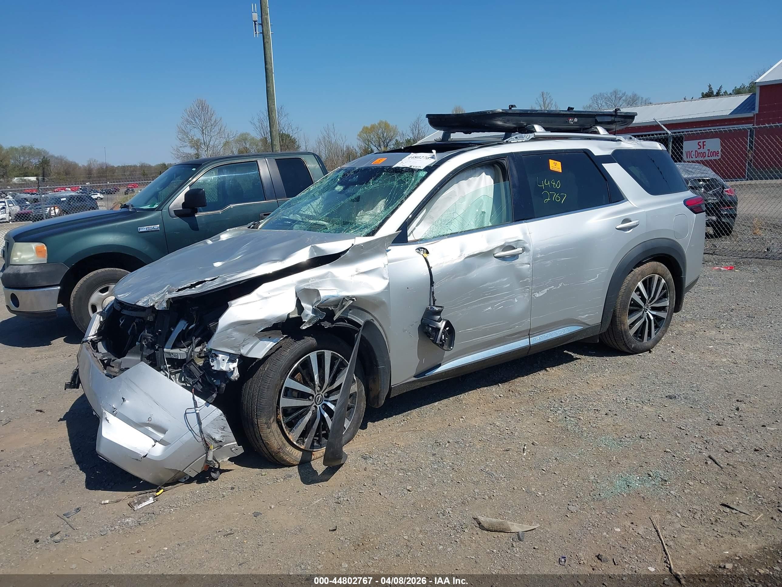 NISSAN PATHFINDER image 2