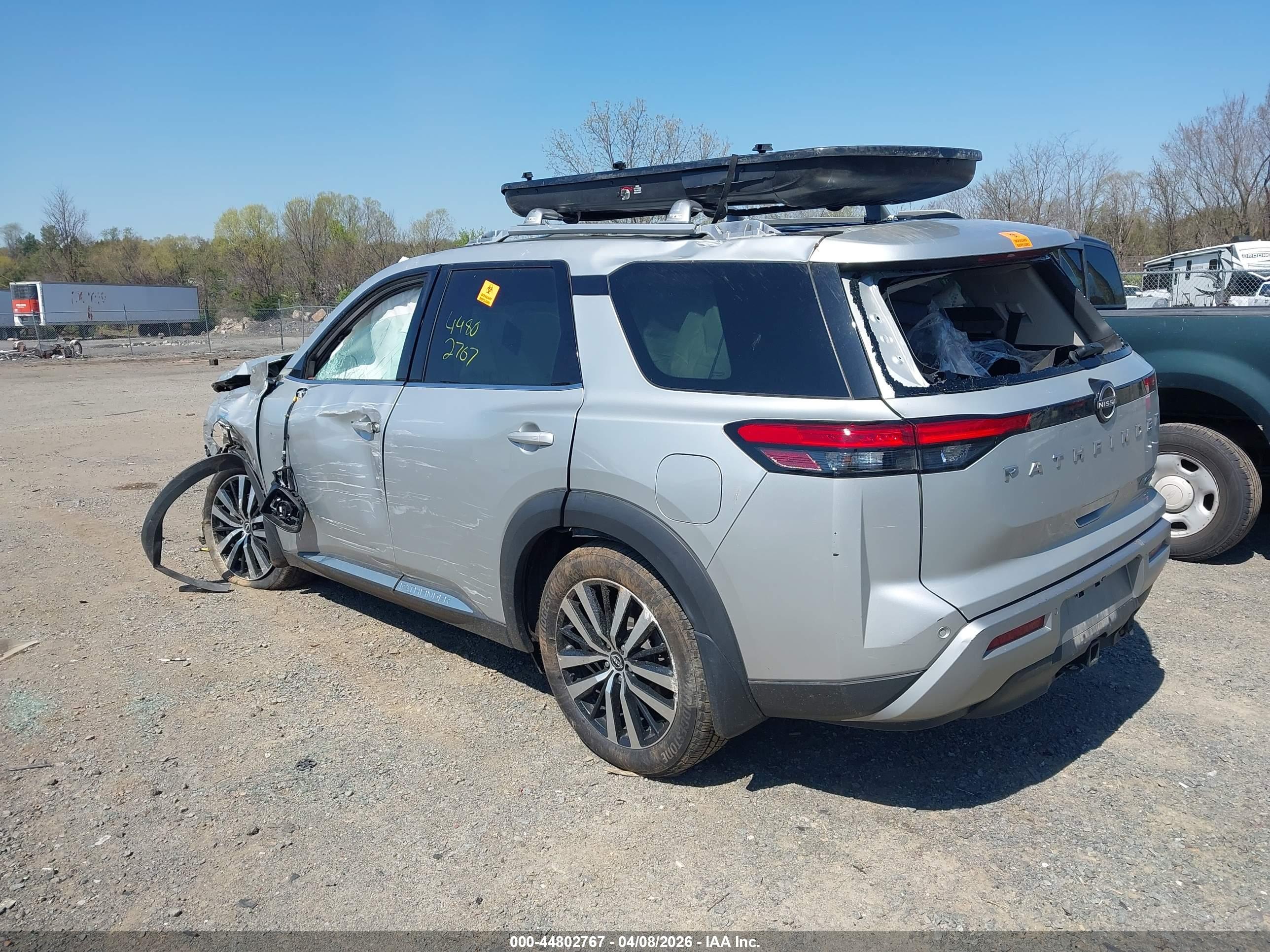 NISSAN PATHFINDER image 3
