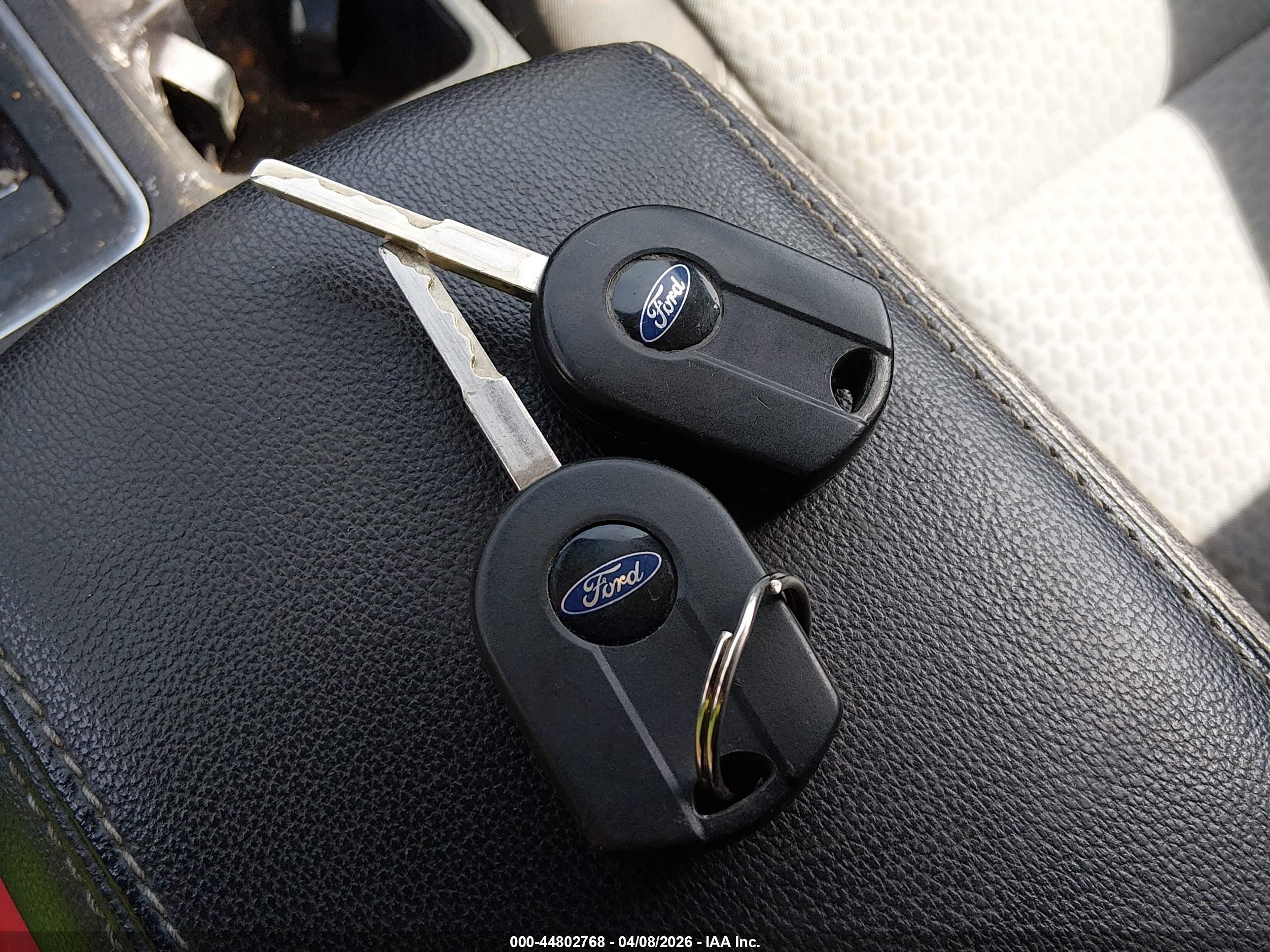 FORD ESCAPE image 11