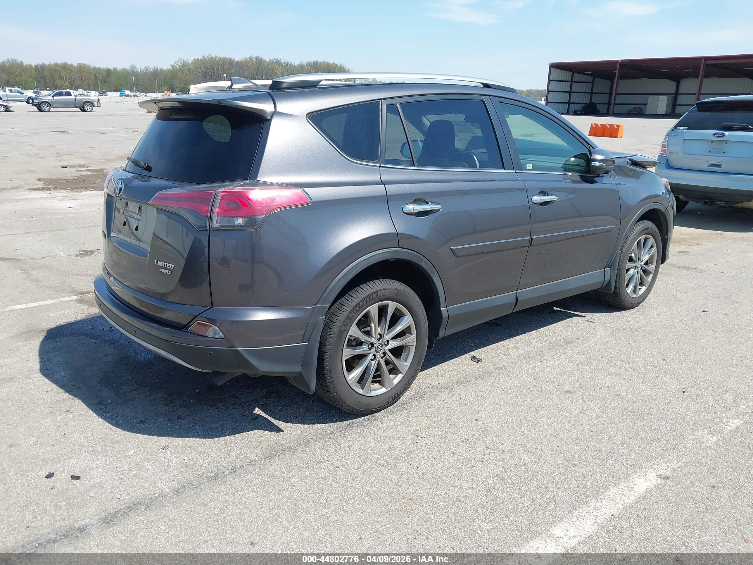 TOYOTA RAV4 image 4