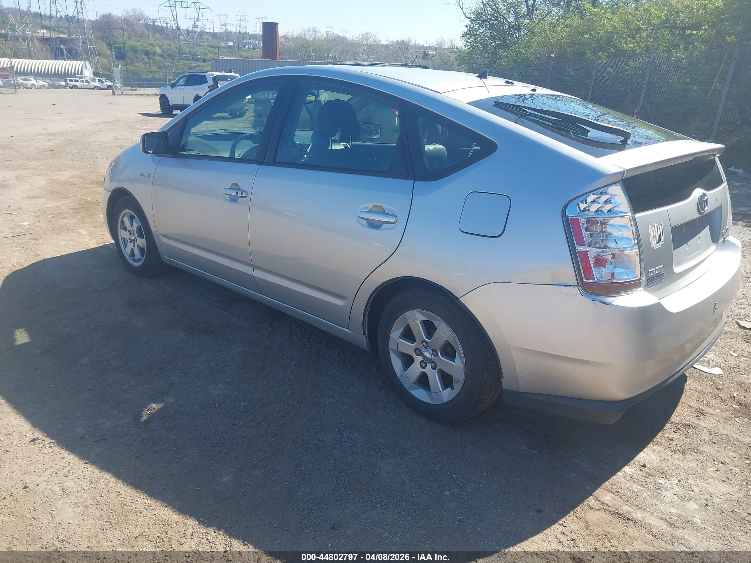 TOYOTA PRIUS image 3