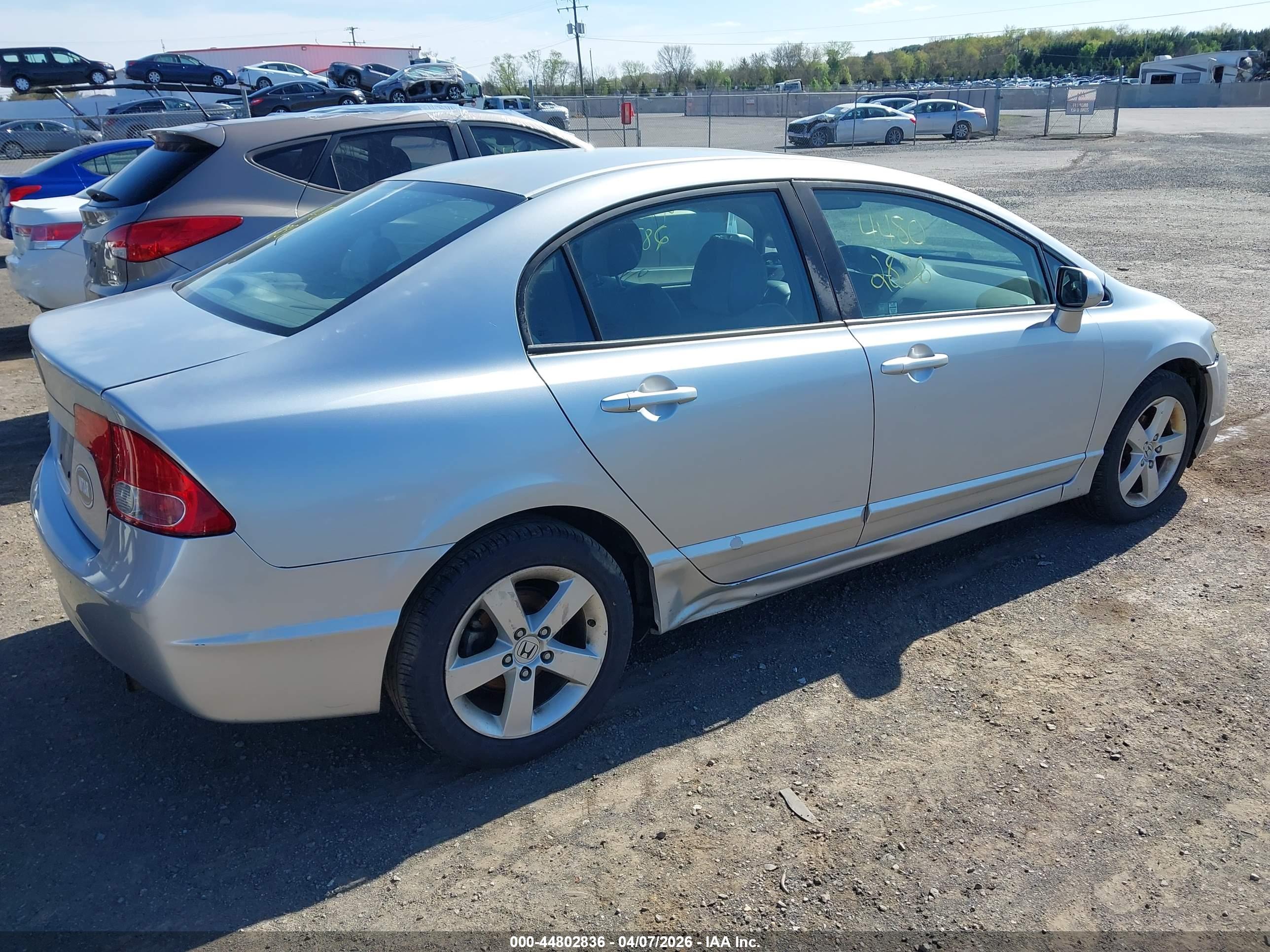 HONDA CIVIC image 4