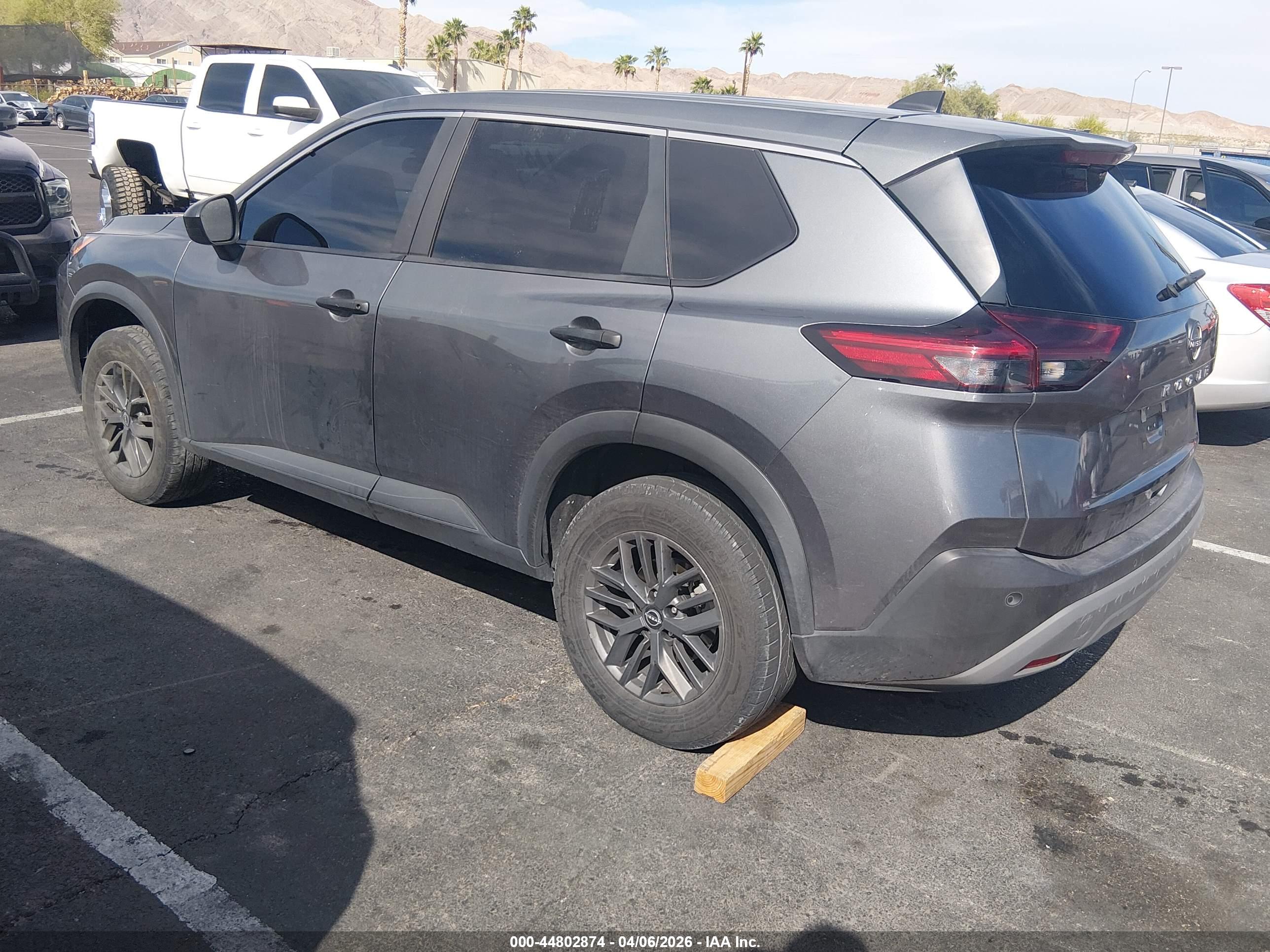 NISSAN ROGUE image 3