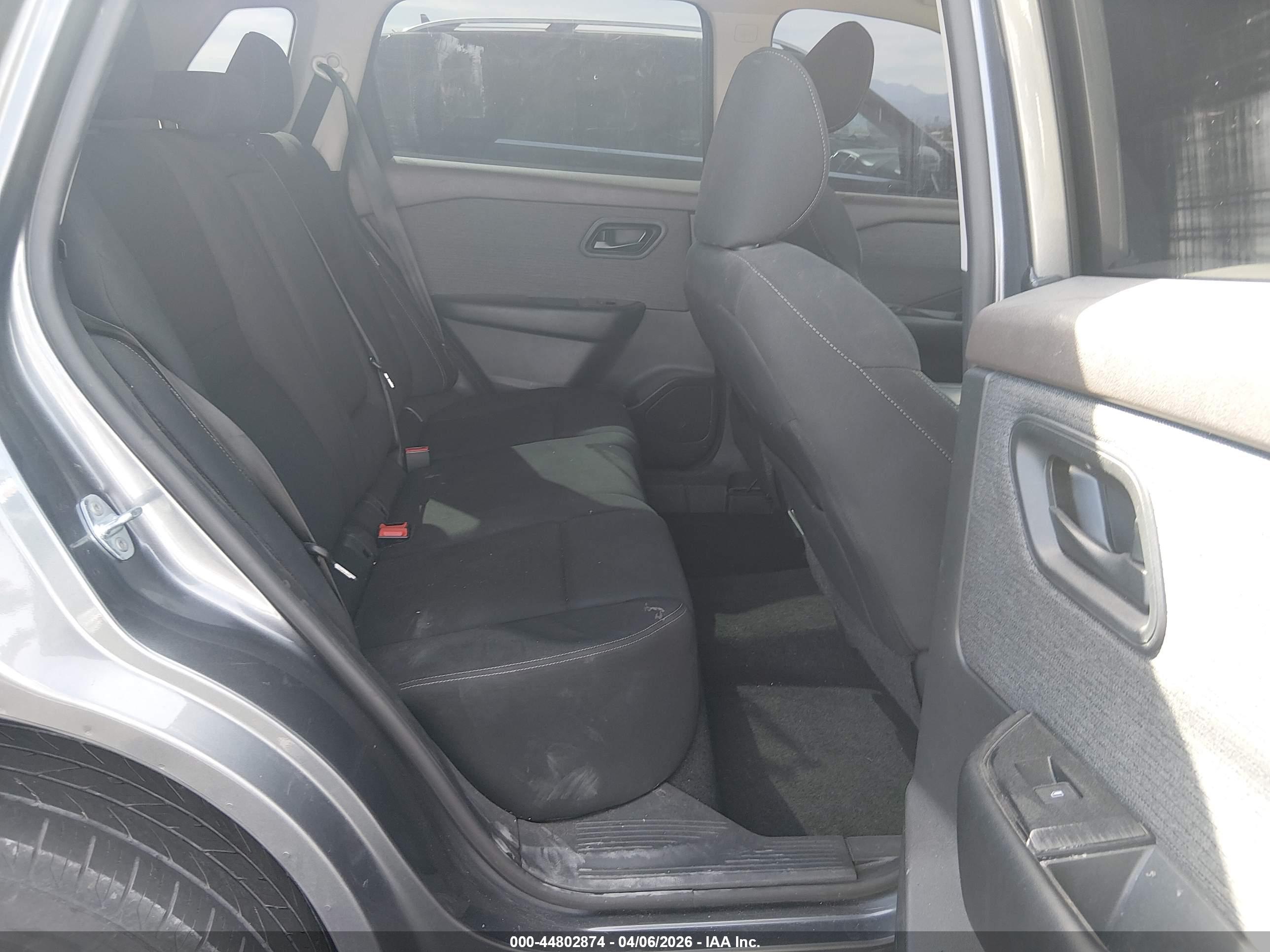 NISSAN ROGUE image 8