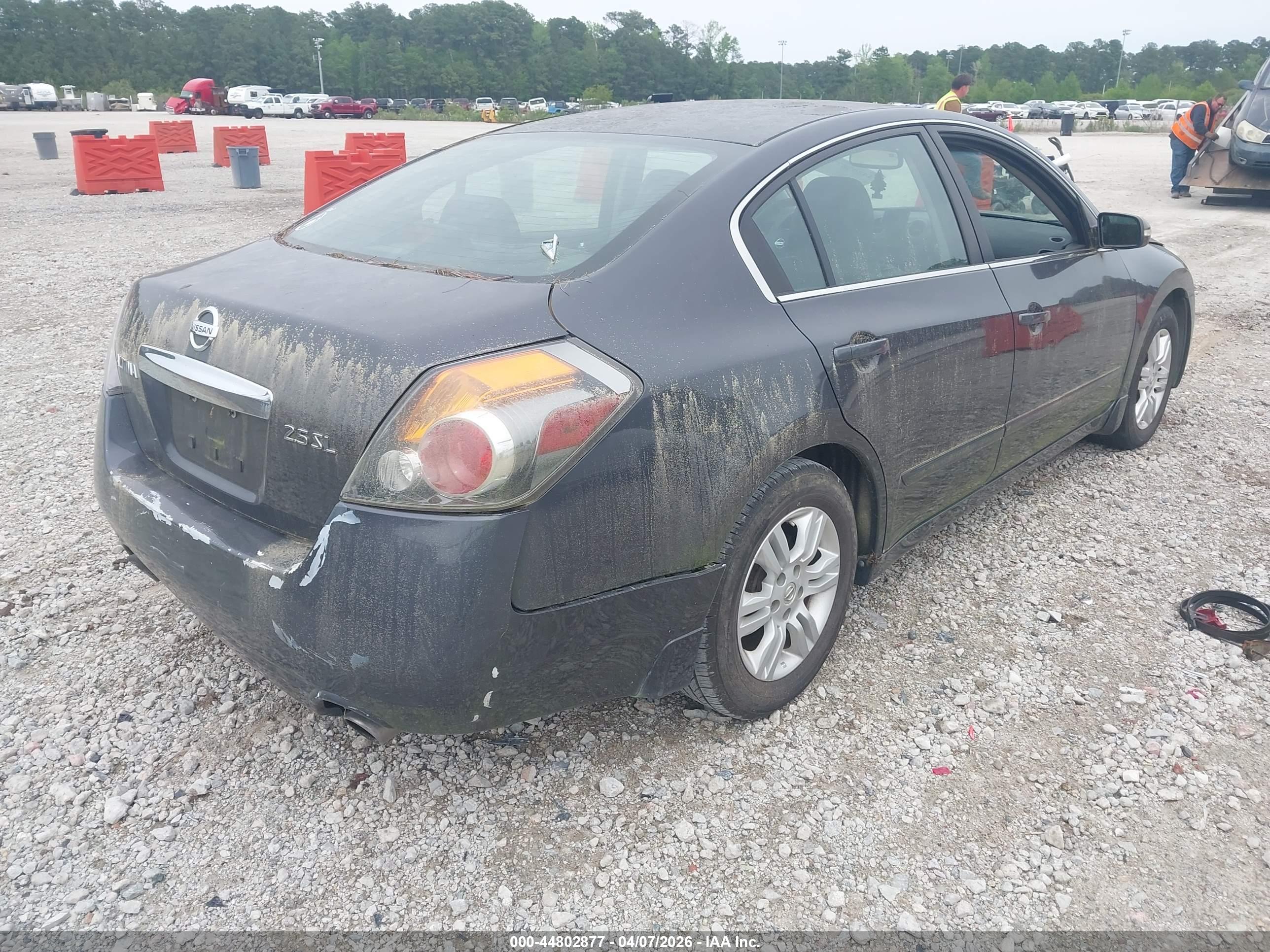 NISSAN ALTIMA image 4