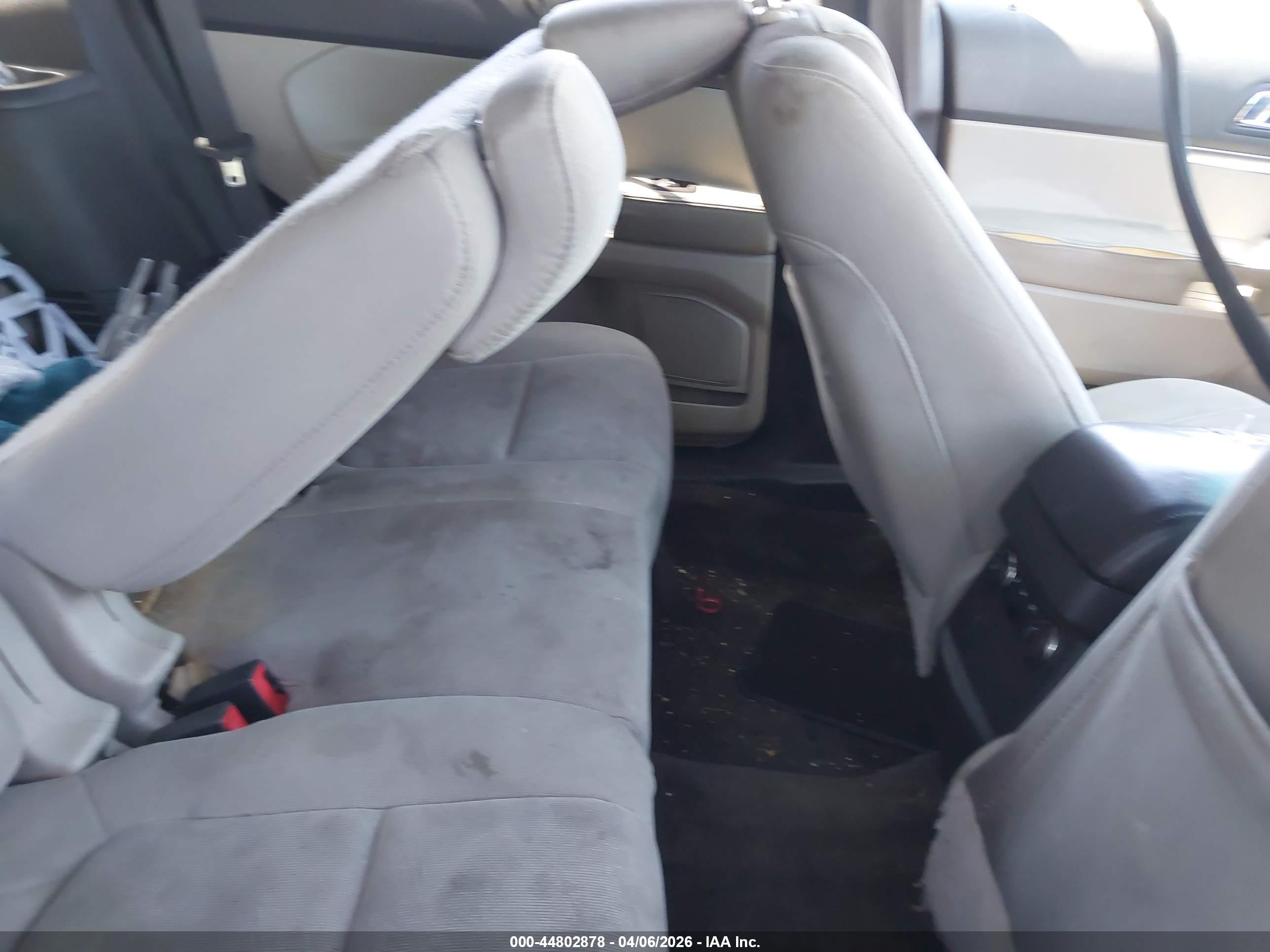FORD EXPLORER image 8