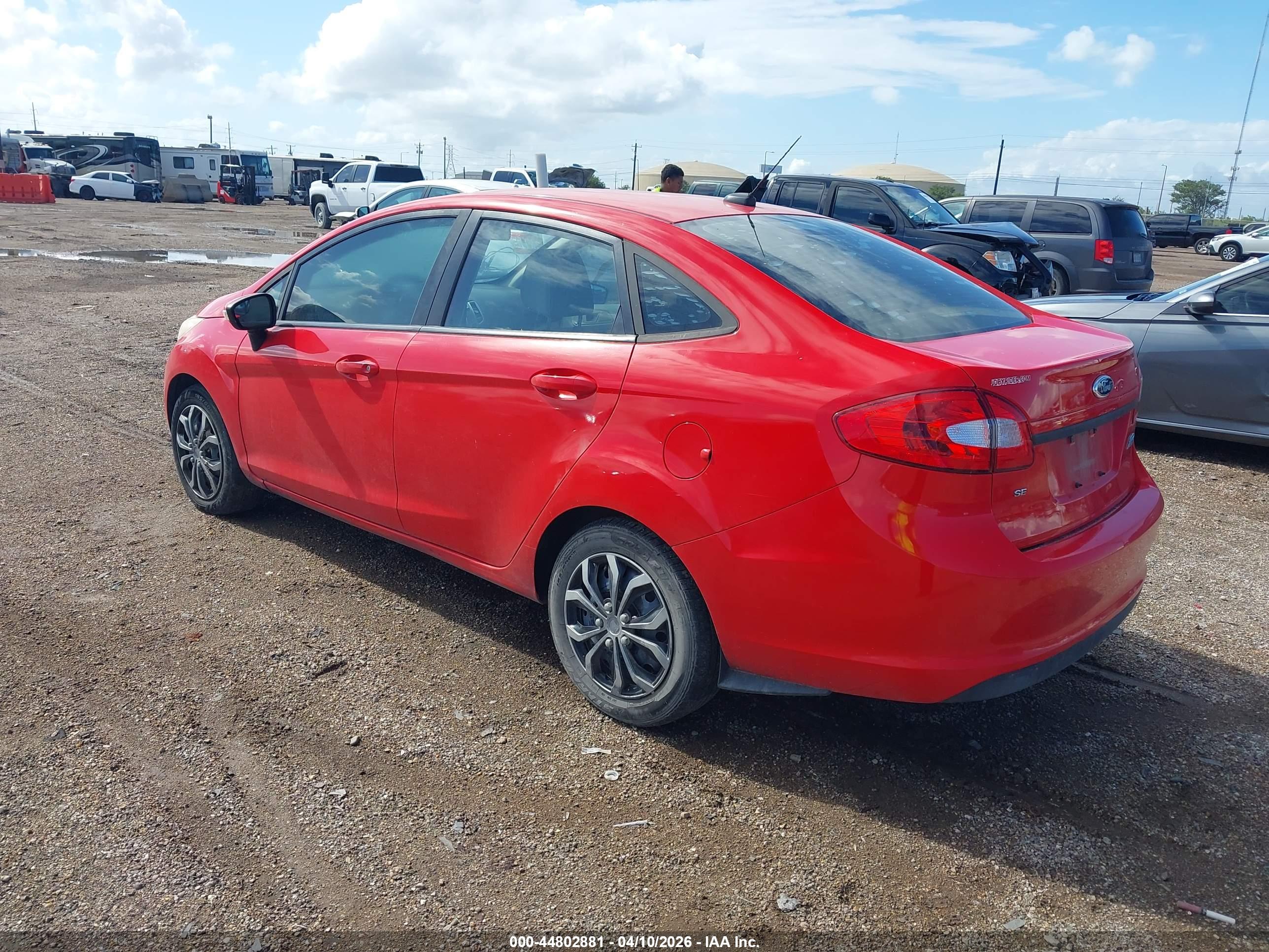 FORD FIESTA image 3