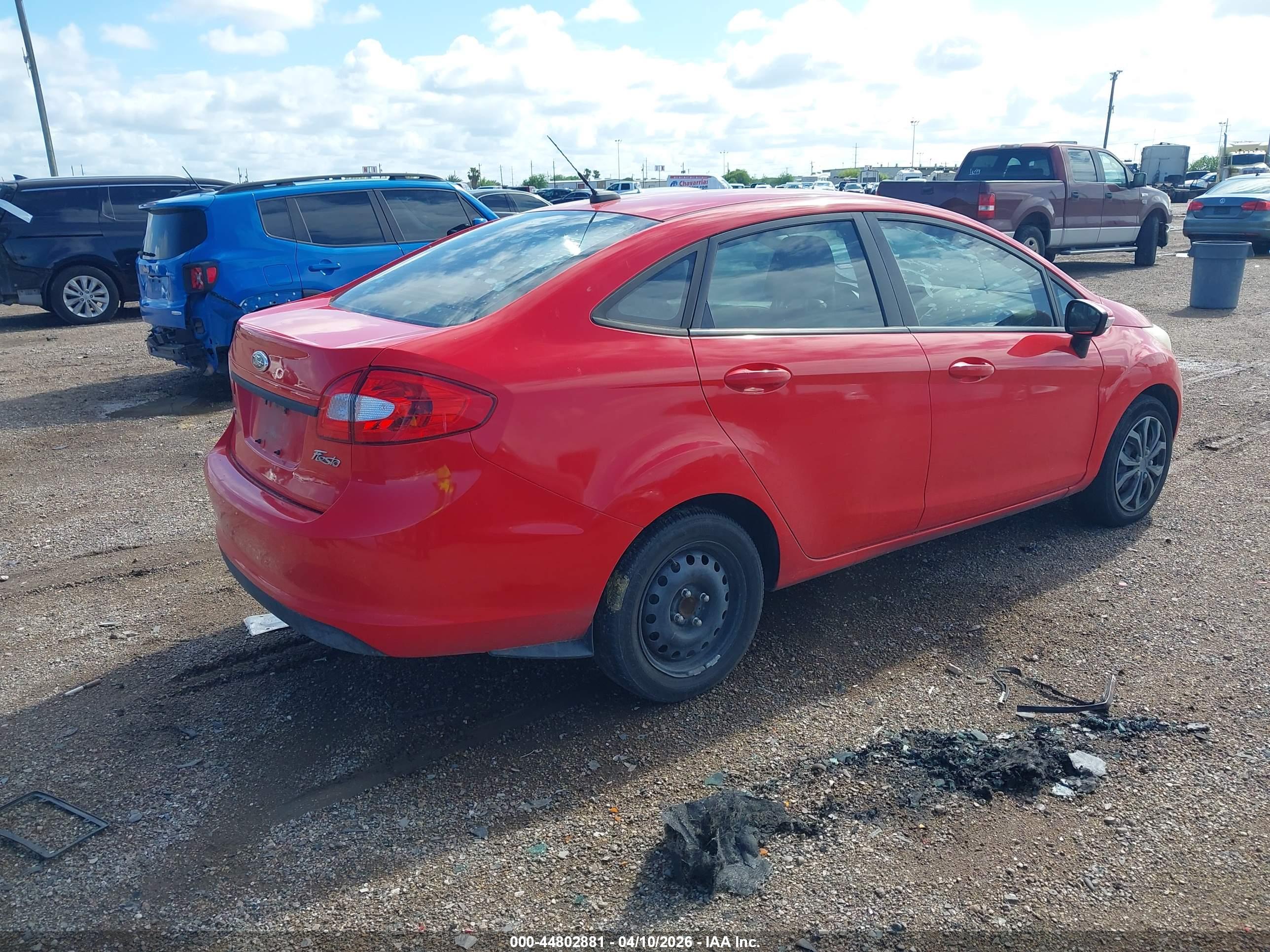 FORD FIESTA image 4