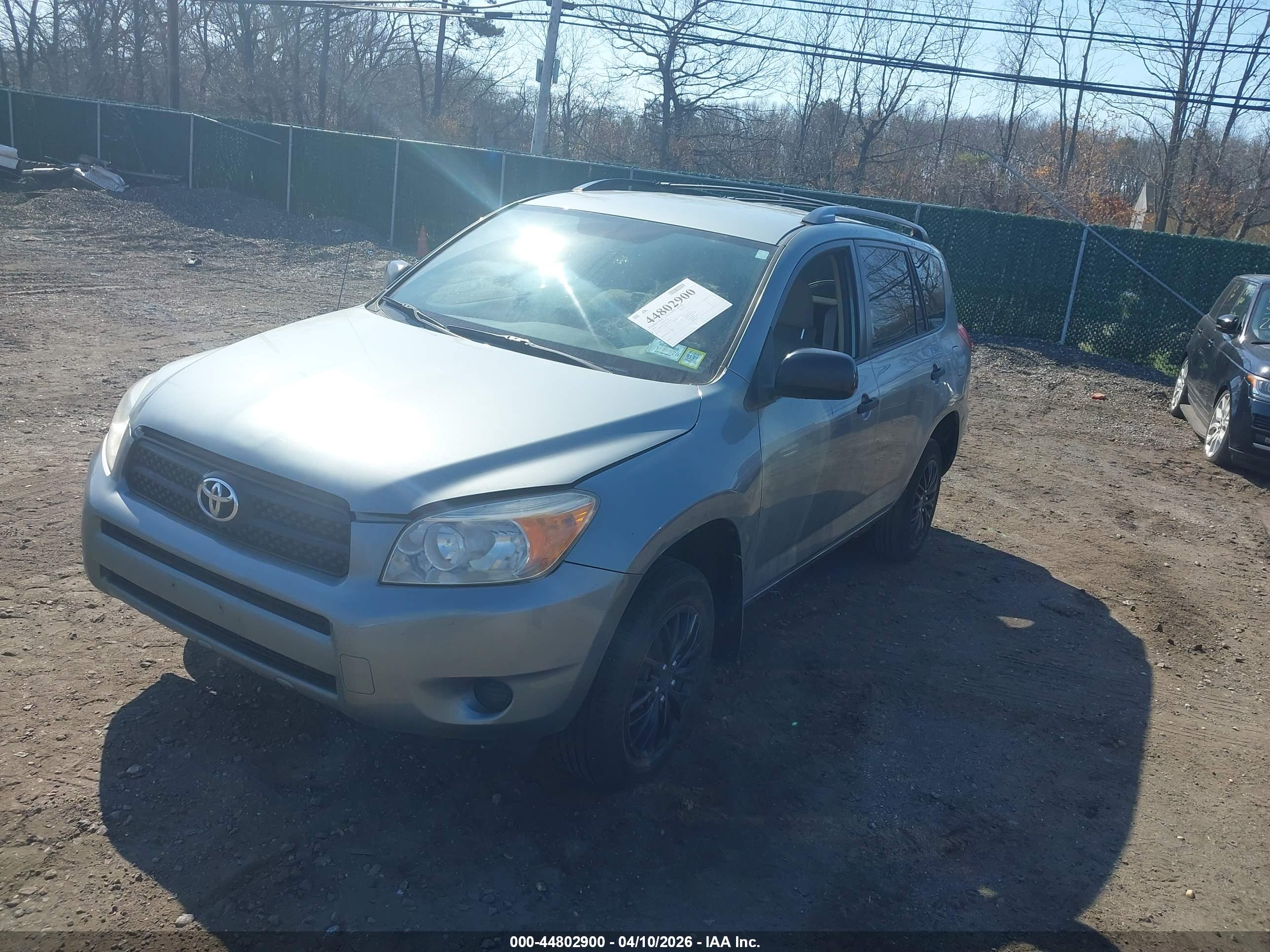 TOYOTA RAV4 image 2