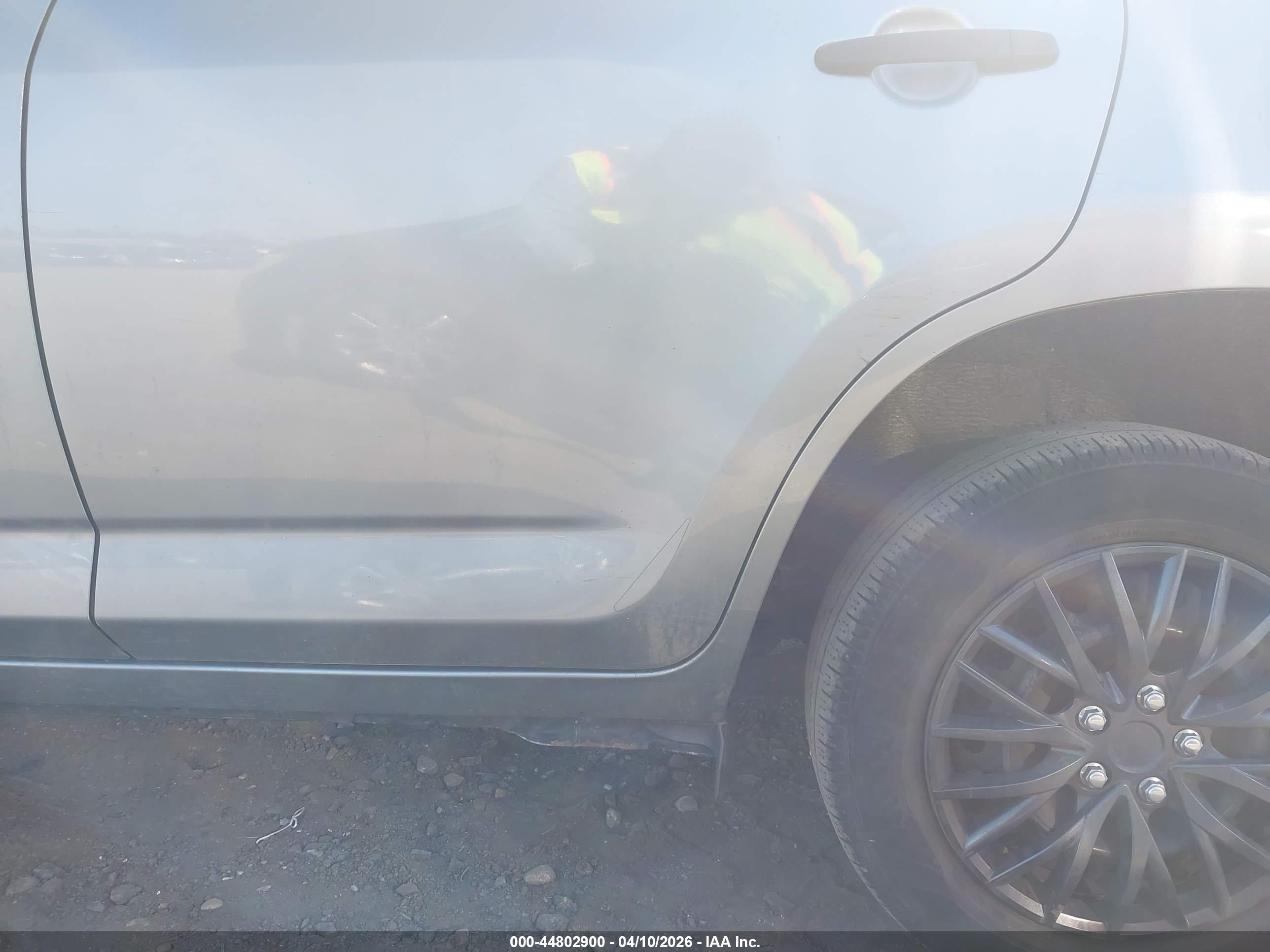 TOYOTA RAV4 image 6