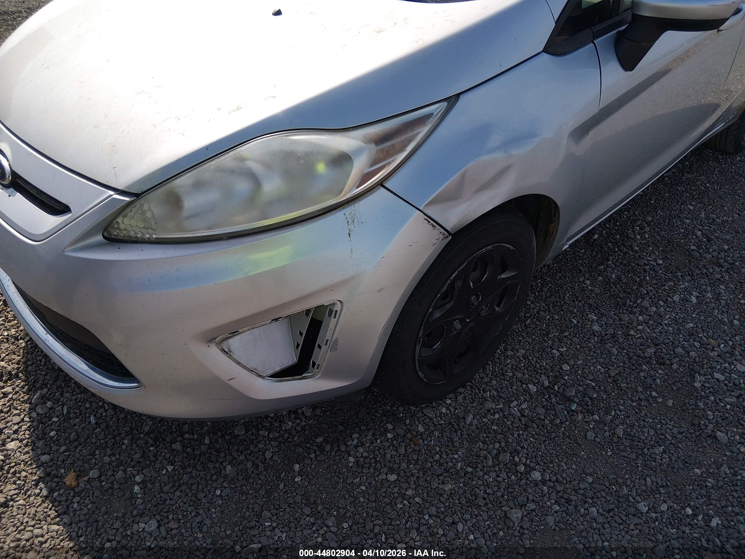 FORD FIESTA image 6