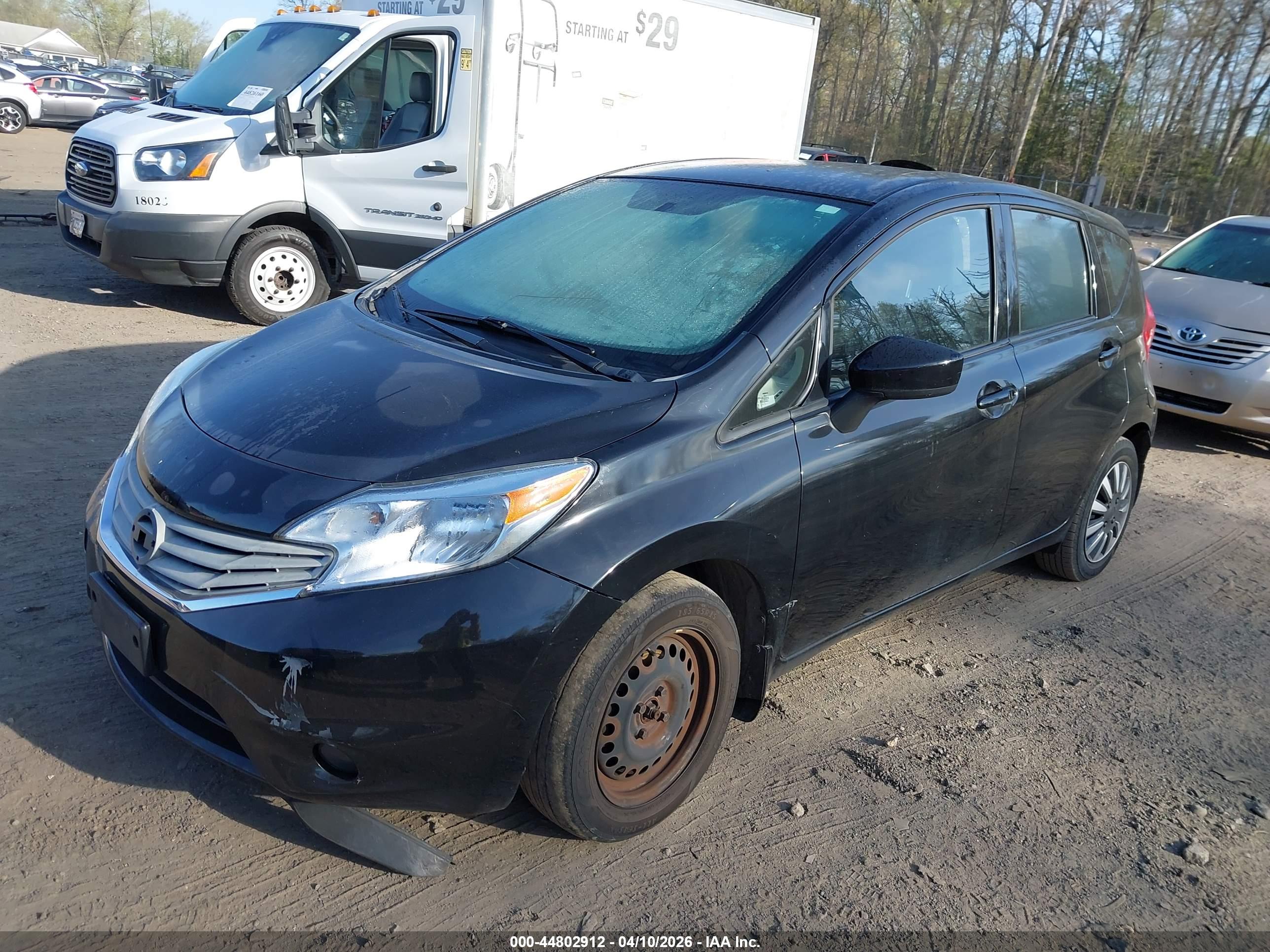 NISSAN VERSA image 2