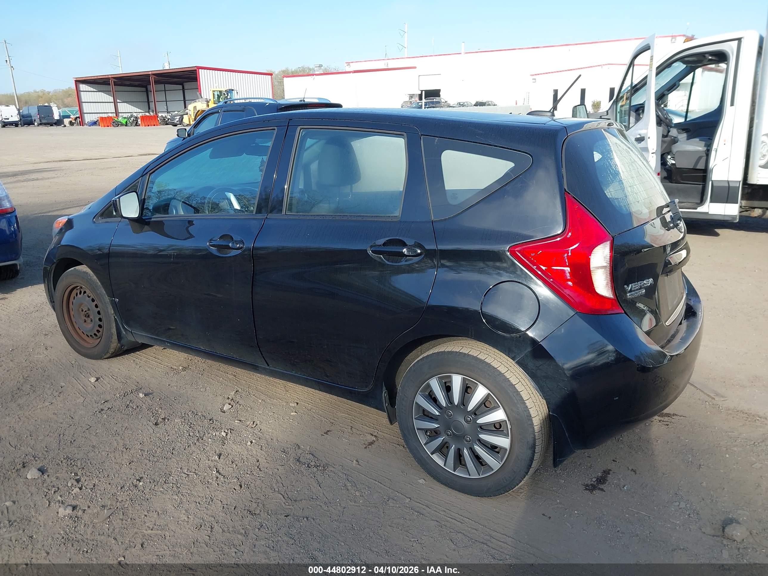 NISSAN VERSA image 3