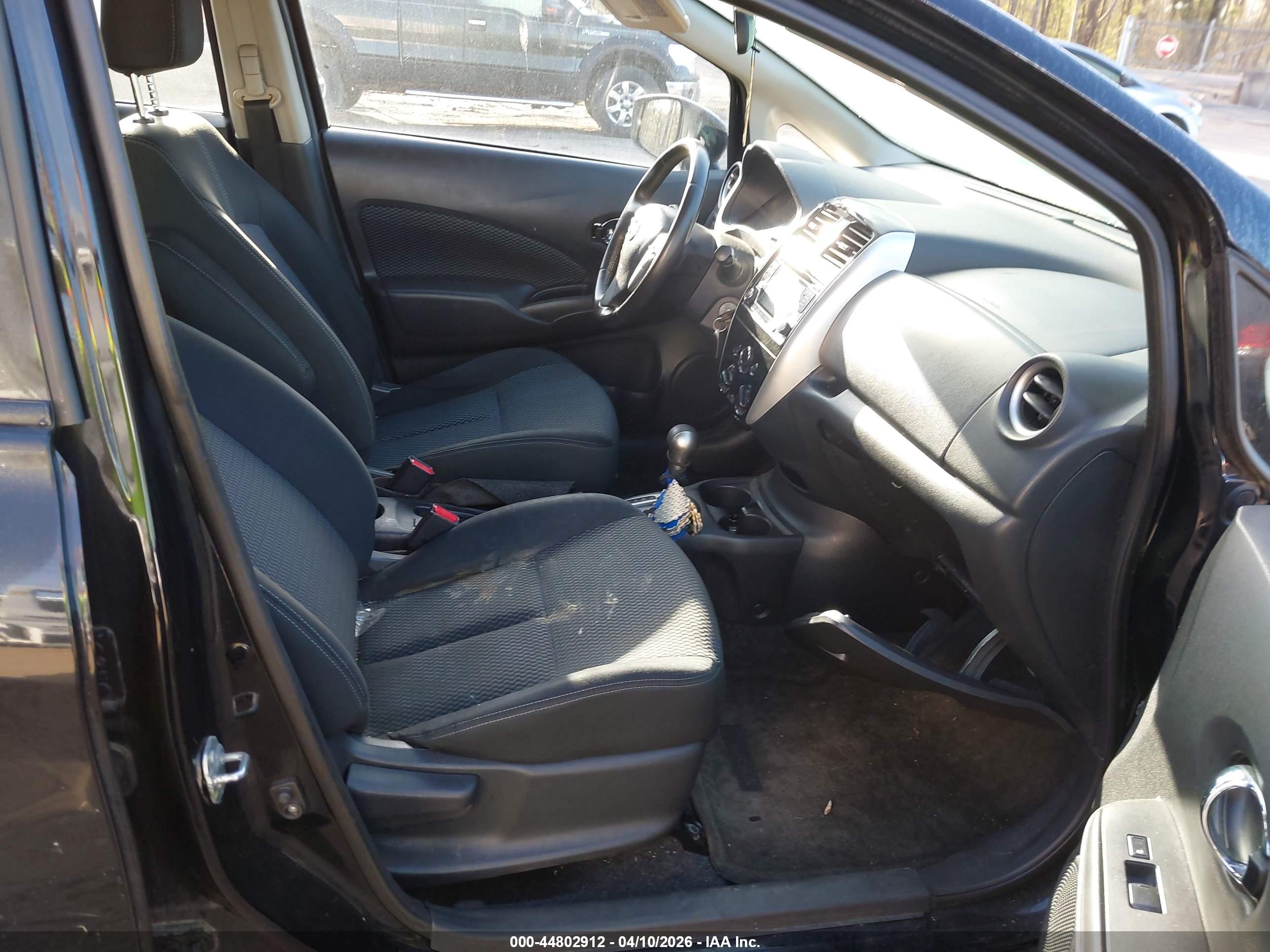 NISSAN VERSA image 5