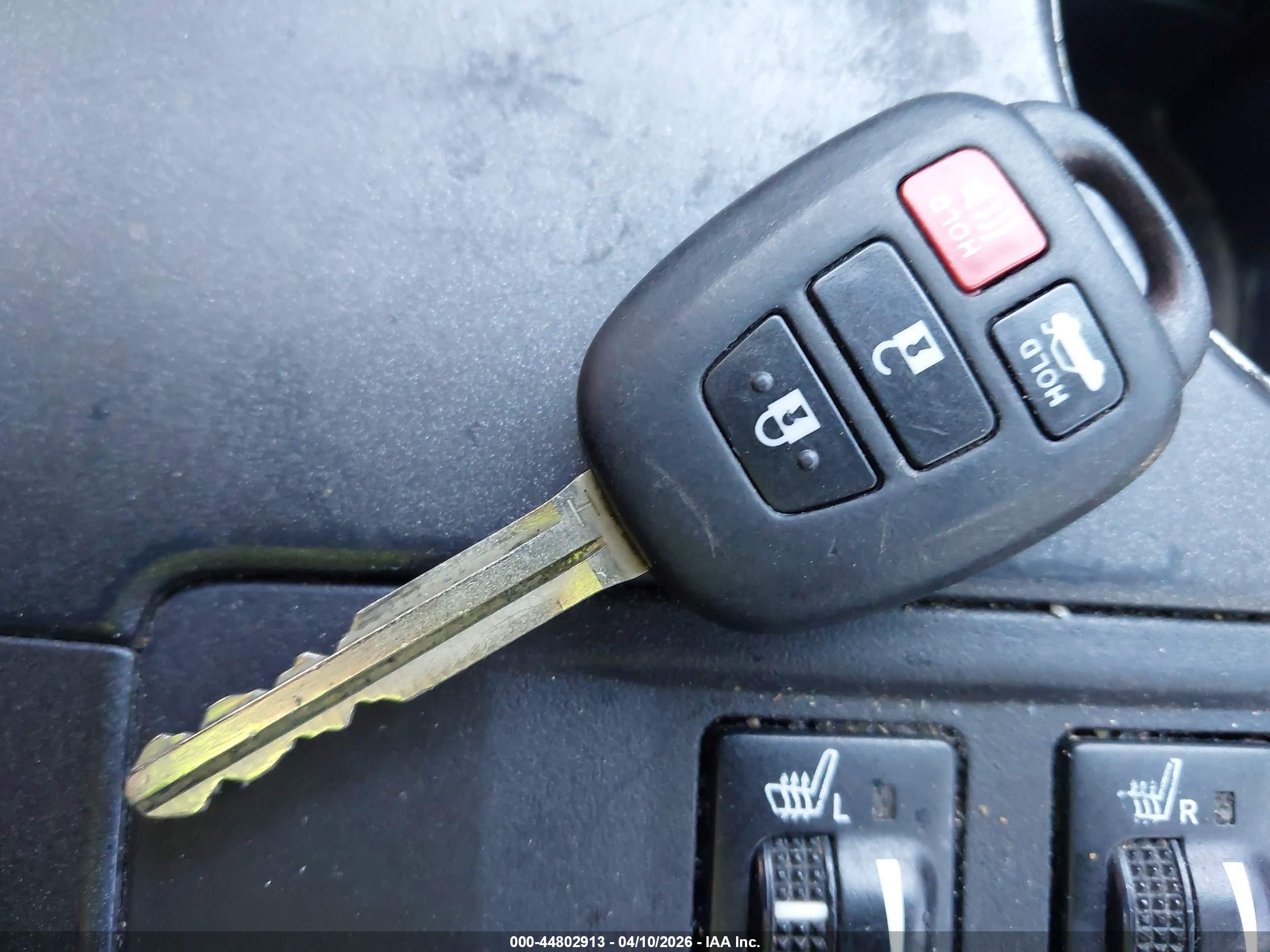 TOYOTA CAMRY image 11