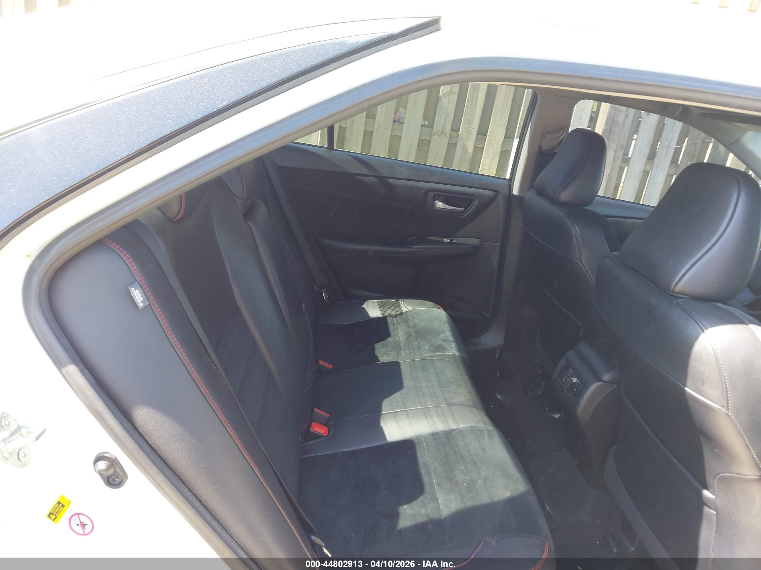 TOYOTA CAMRY image 8