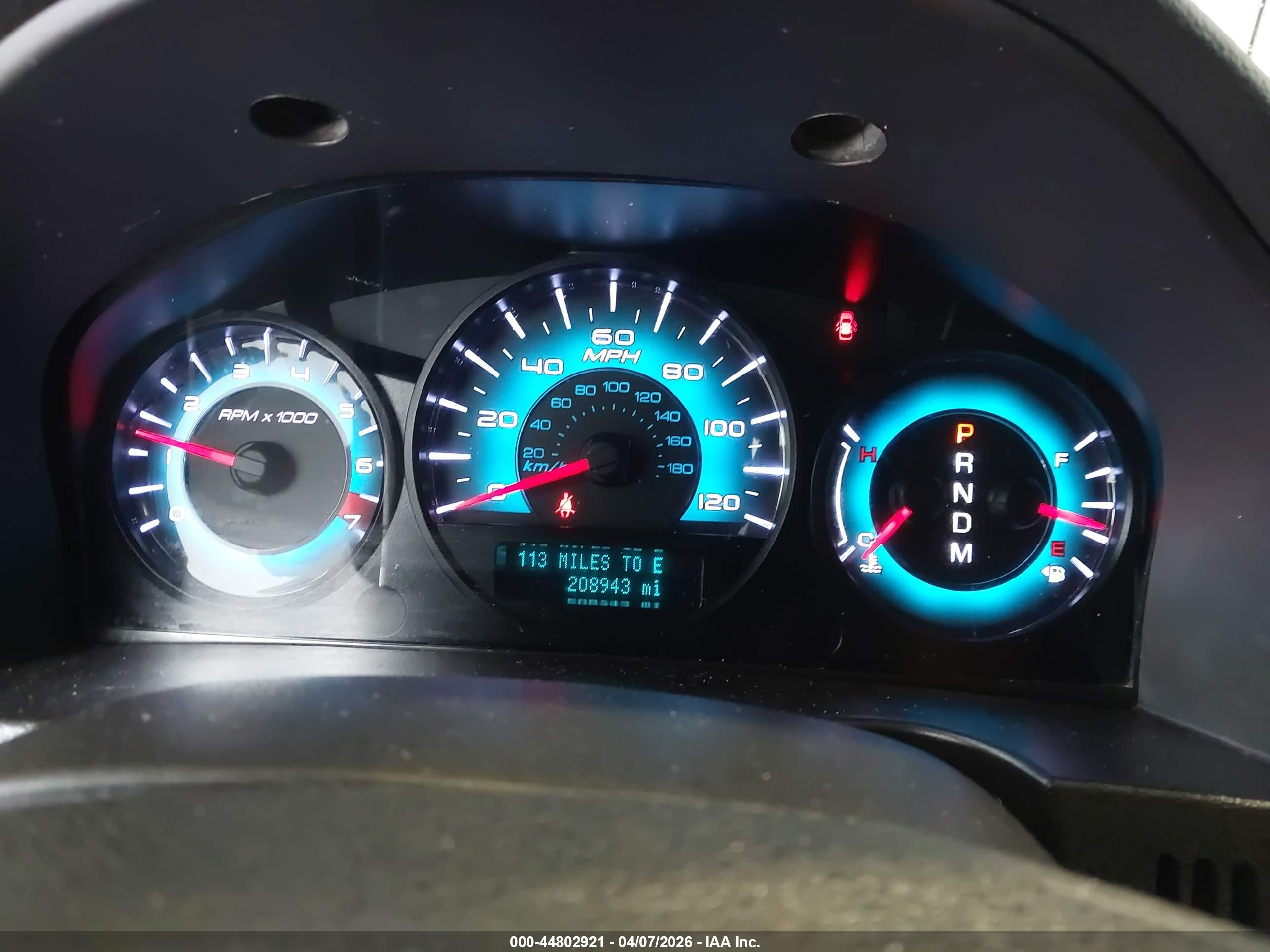 FORD FUSION image 7