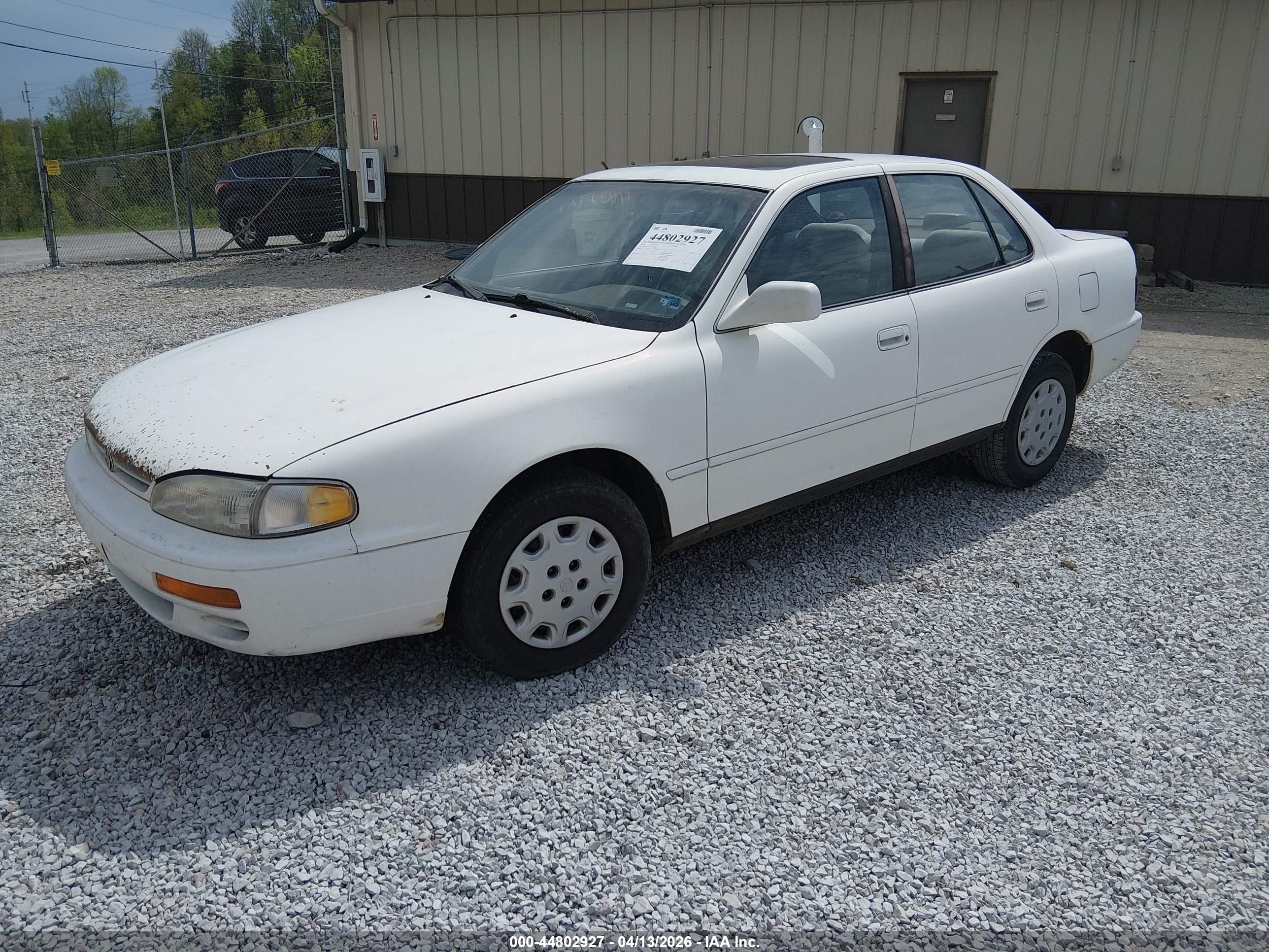 TOYOTA CAMRY image 2