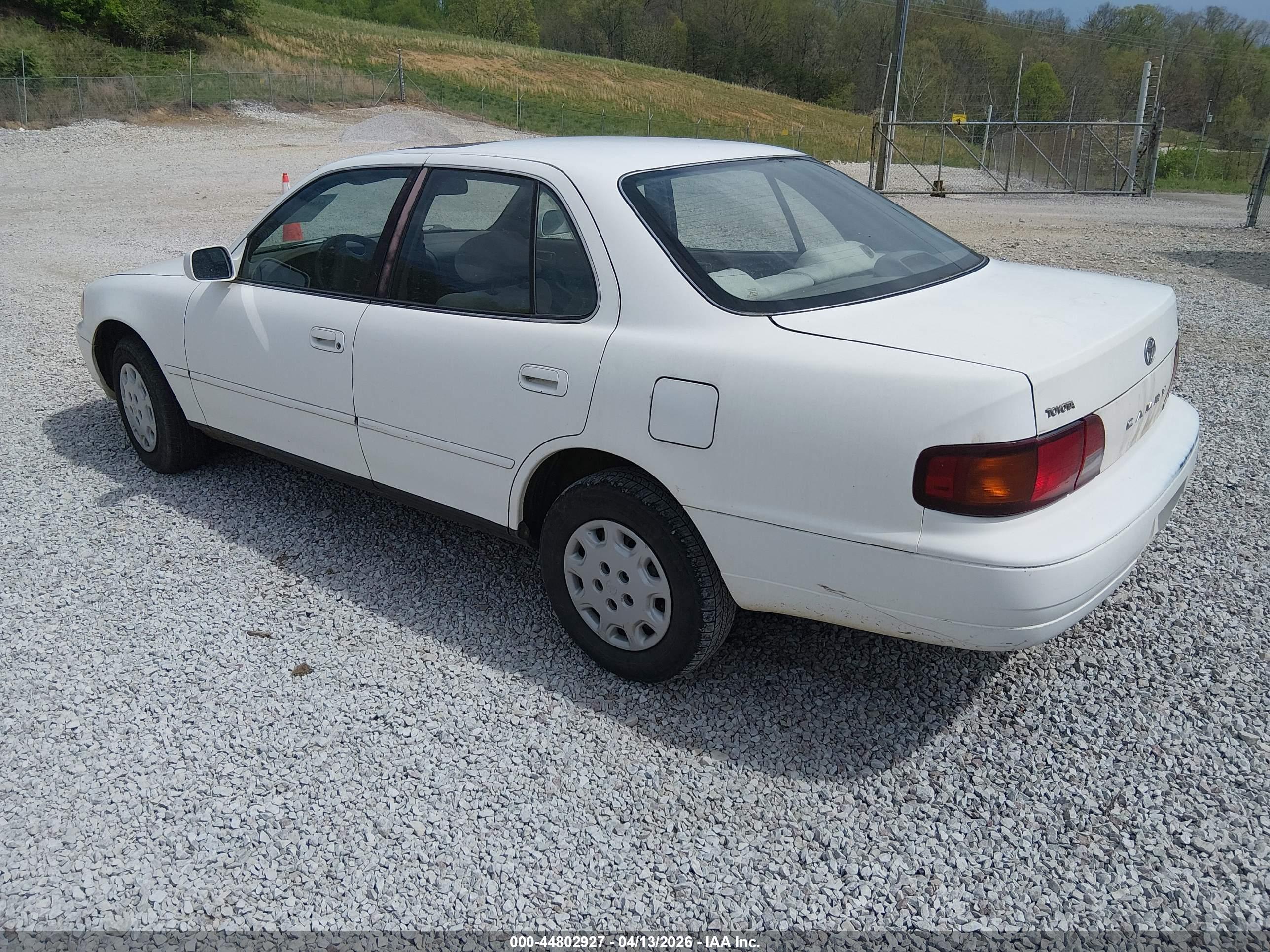 TOYOTA CAMRY image 3