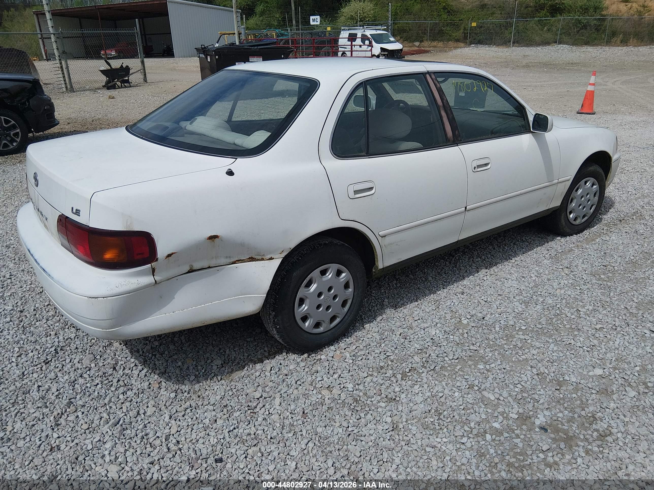 TOYOTA CAMRY image 4